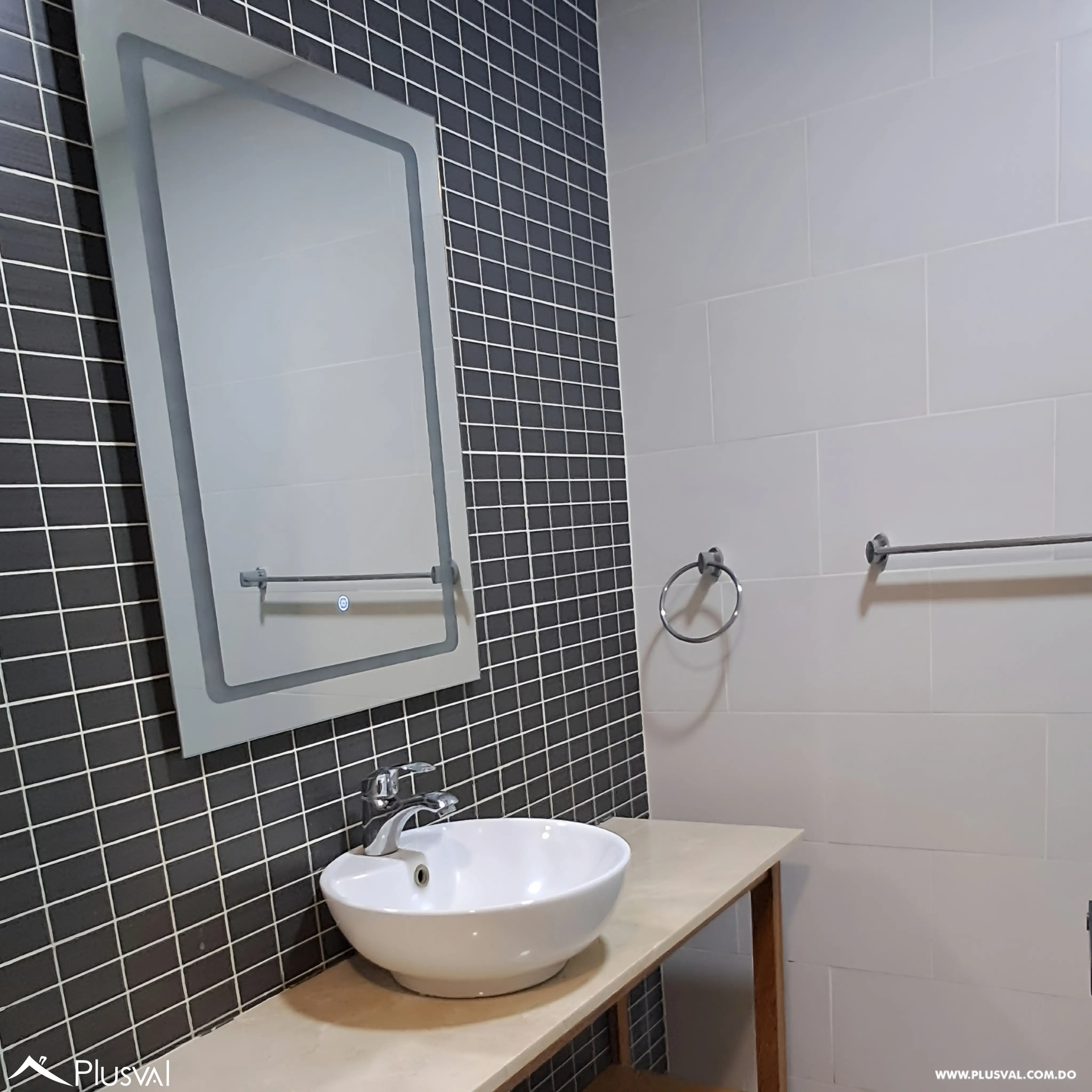 Apartamento en alquiler  con línea blanca en Evaristo Morales. 527014