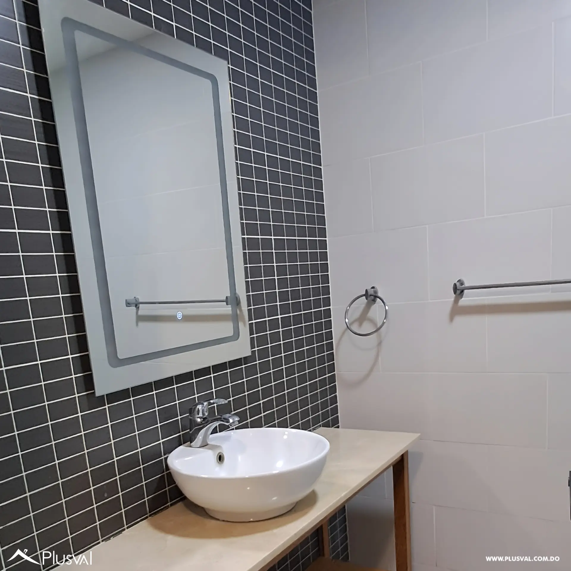 Apartamento en alquiler  con línea blanca en Evaristo Morales. 527014