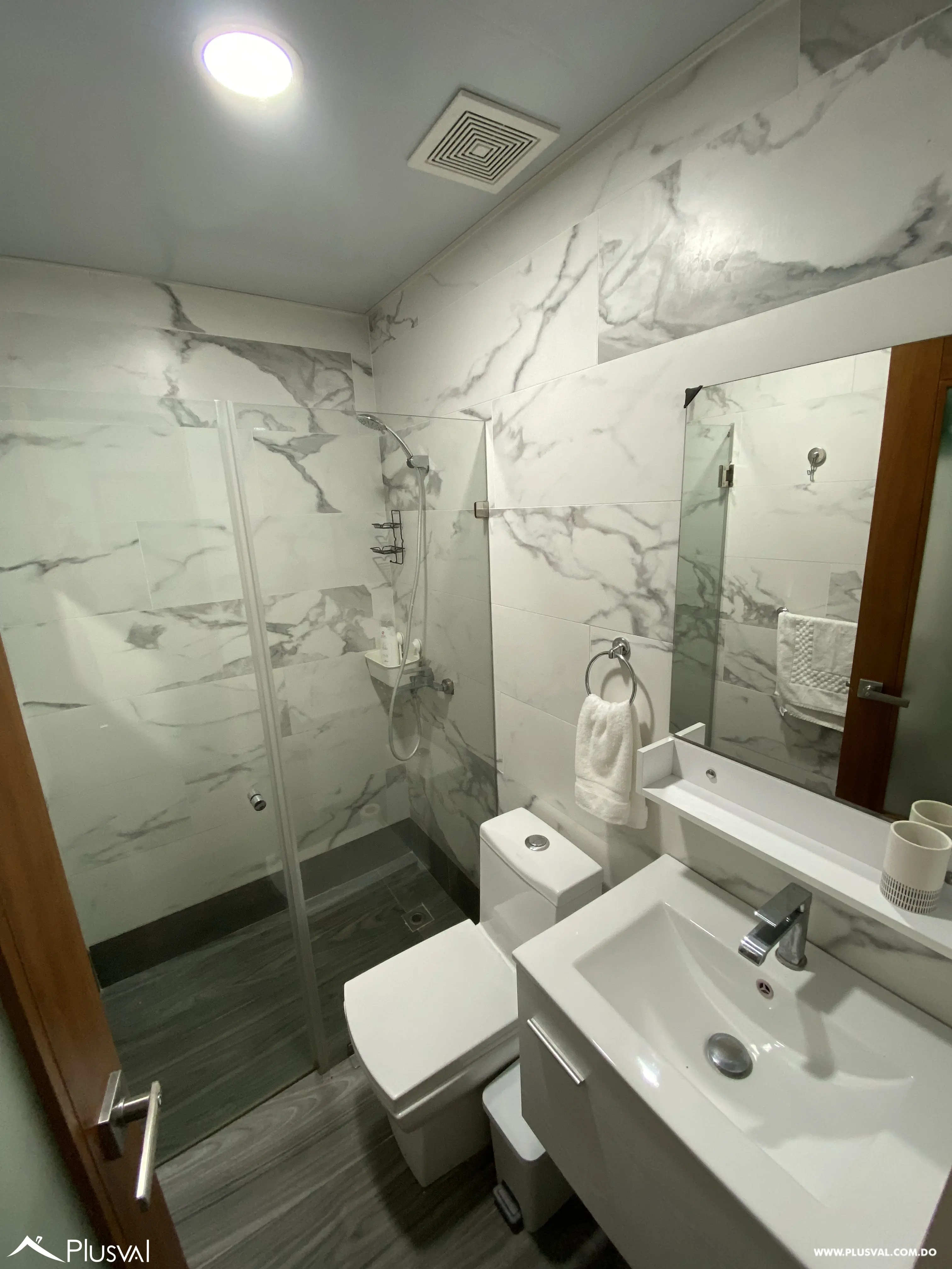 Apartamento Amueblado piso Alto en Evaristo Morales 510362