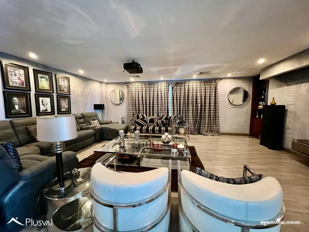 Excelente PH de 3 niveles en venta en una de las zonas mas tranquilas de Naco 492592