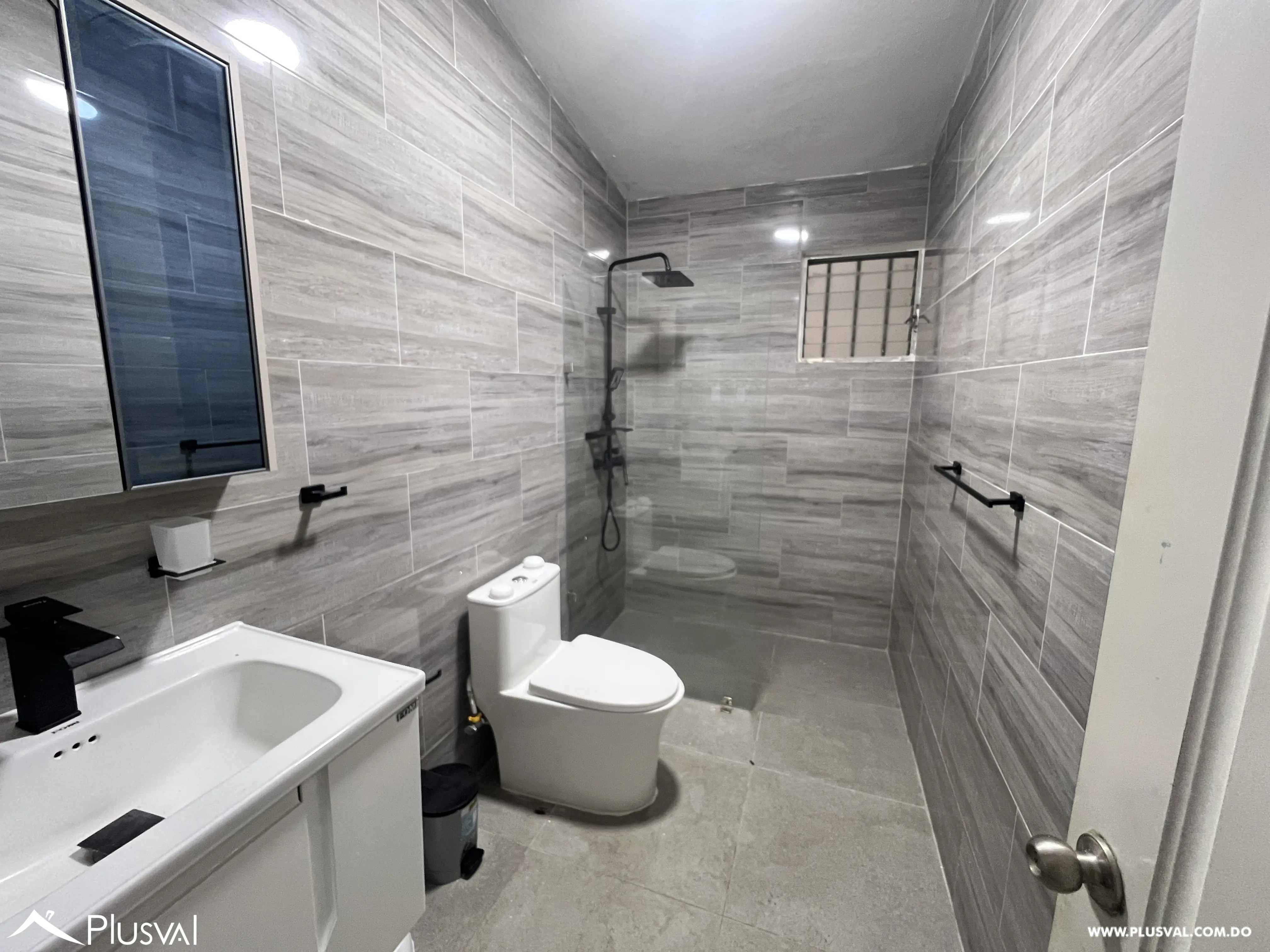 Amplio local en alquiler en Mirador Sur. 470198