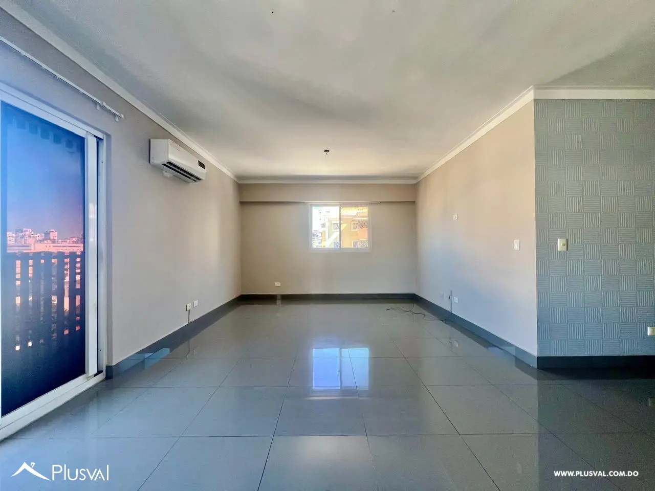 Apartamento en alquiler en Evaristo Morales con balcón tipo terraza 479233
