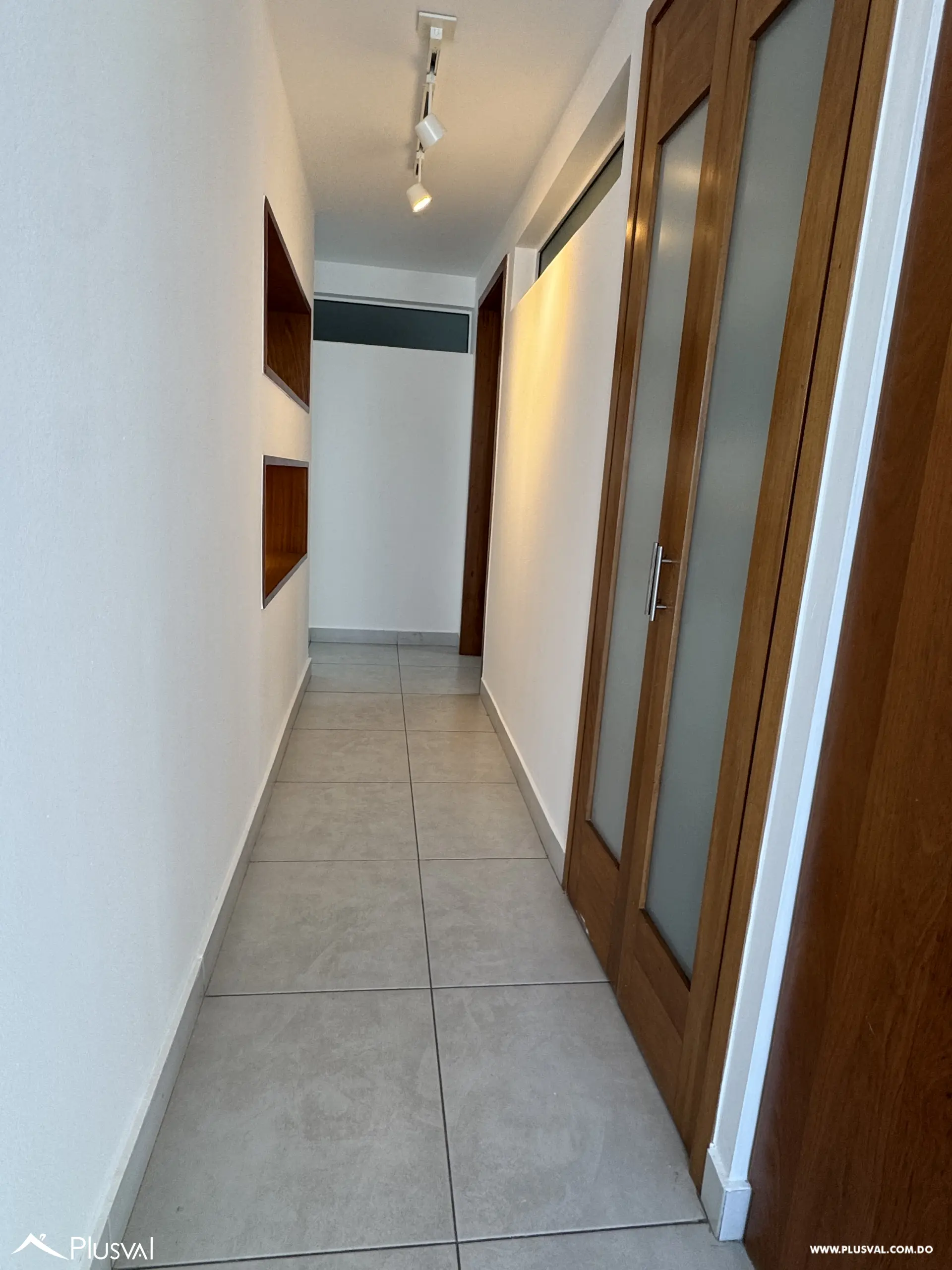 Alquiler apartamento de 3 habitaciones en Evaristo Morales. 518470