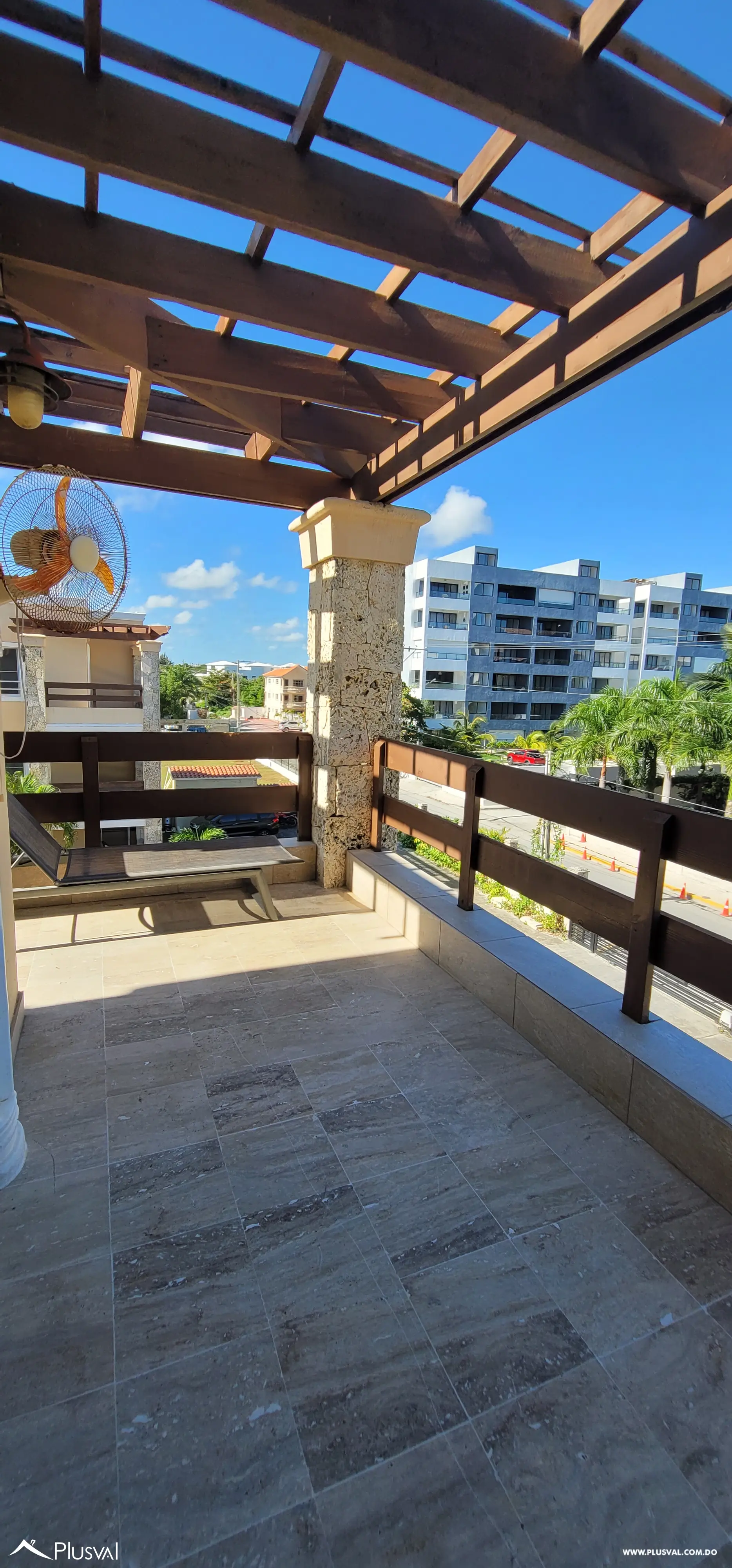AMPLIO APARTAMENTO EN VENTA EN RESIDENCIAL CERRADO, CON PISCINA Y CON VISTA Y ACCESO DIRECTO A PLAYA BIBIJAGUA 484370