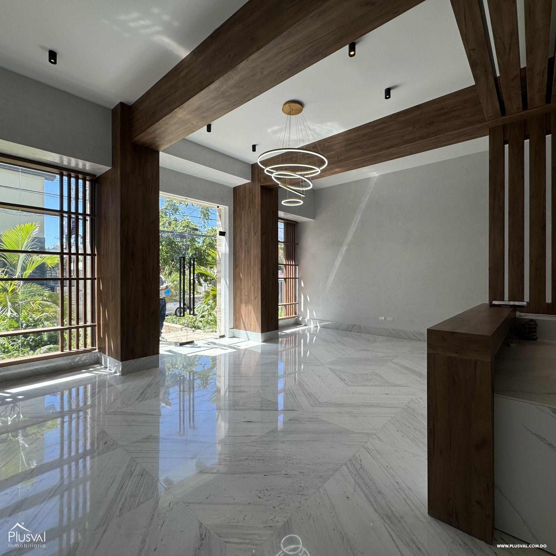 Apartamento en alquiler en Naco, piso 10, con línea blanca. Una habitación y dos baños completos. 391459