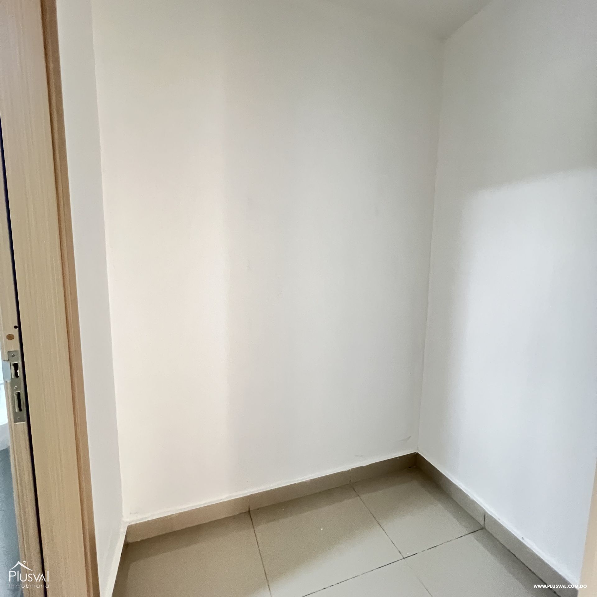 Apartamento con terraza de 80 Mt2 de venta en la AV. Jacobo Majluta 415409