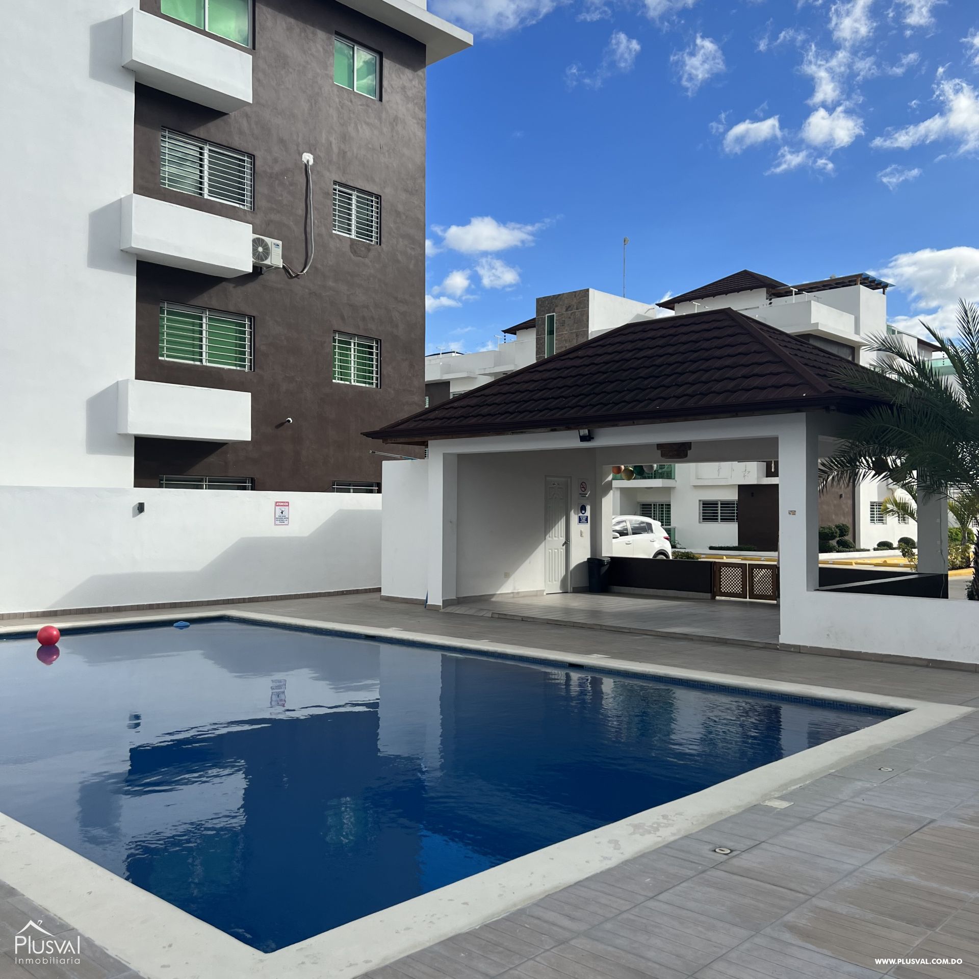 Amplio penthouse en venta en zona privilegiada de Santiago. 246007