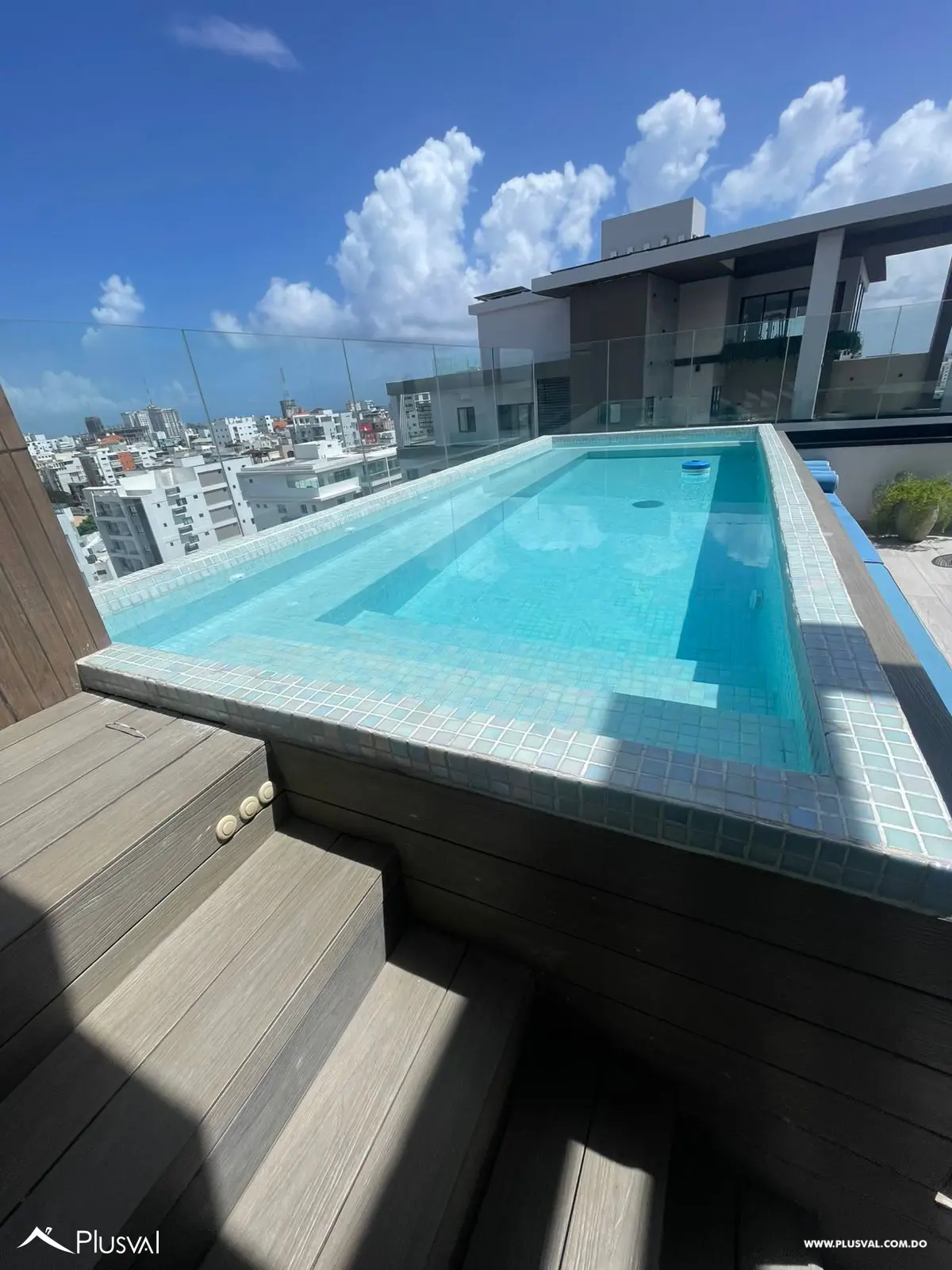 Amplio Penthouse en venta en Evaristo Morales 464432