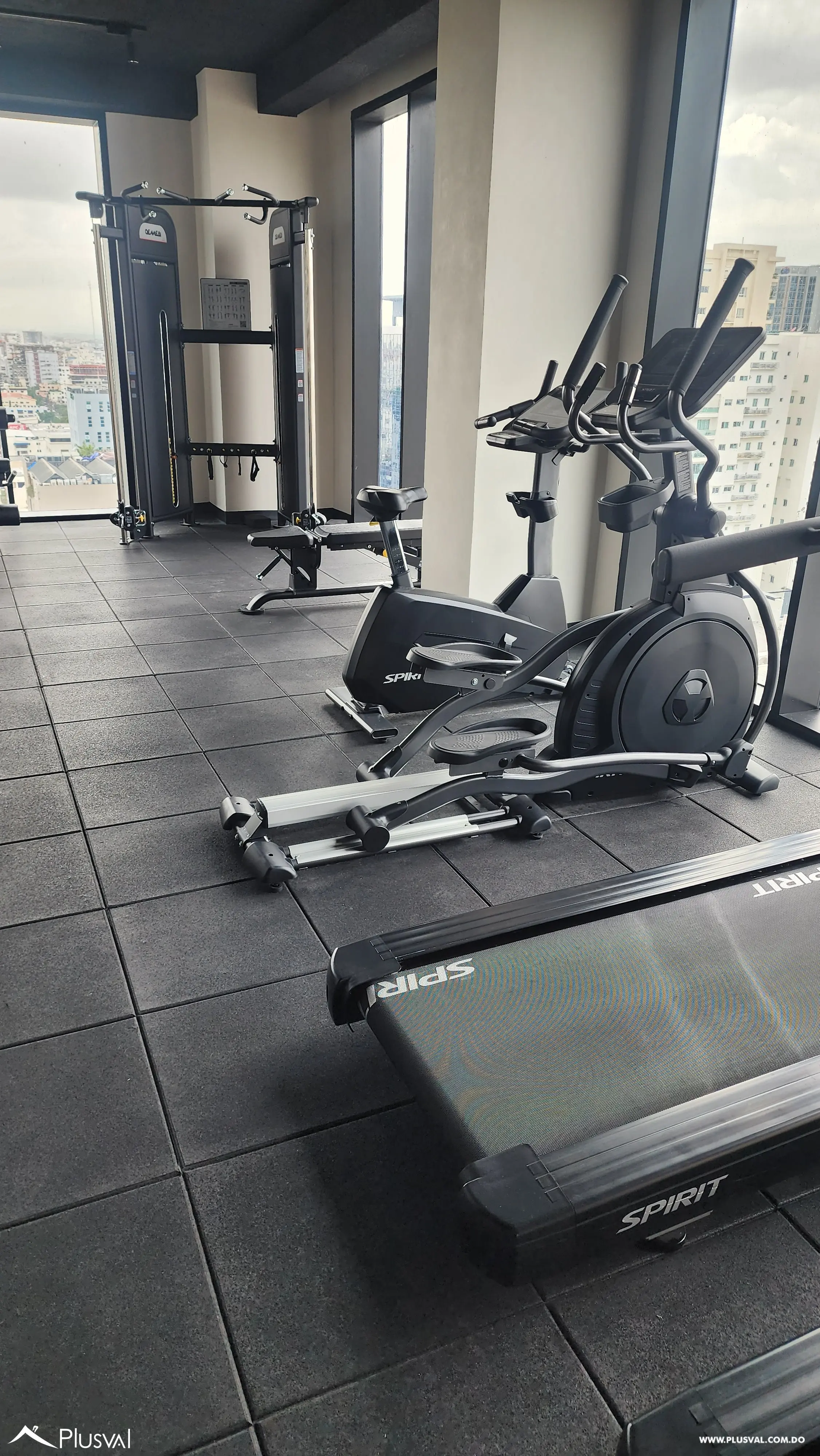 Se alquila 1 habitacion en Piantini. 469470