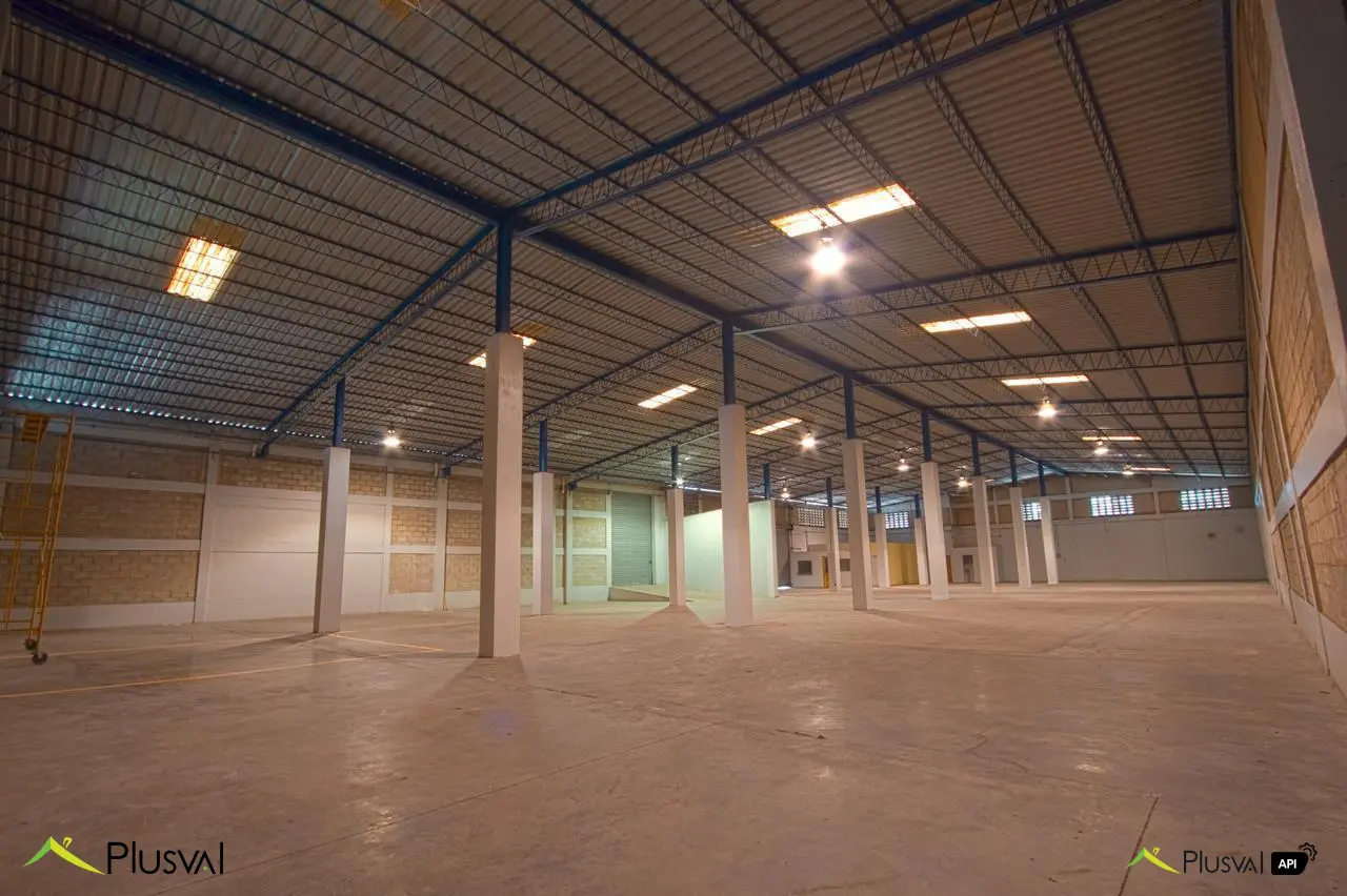 Alquiler Nave Villa Aura 445999