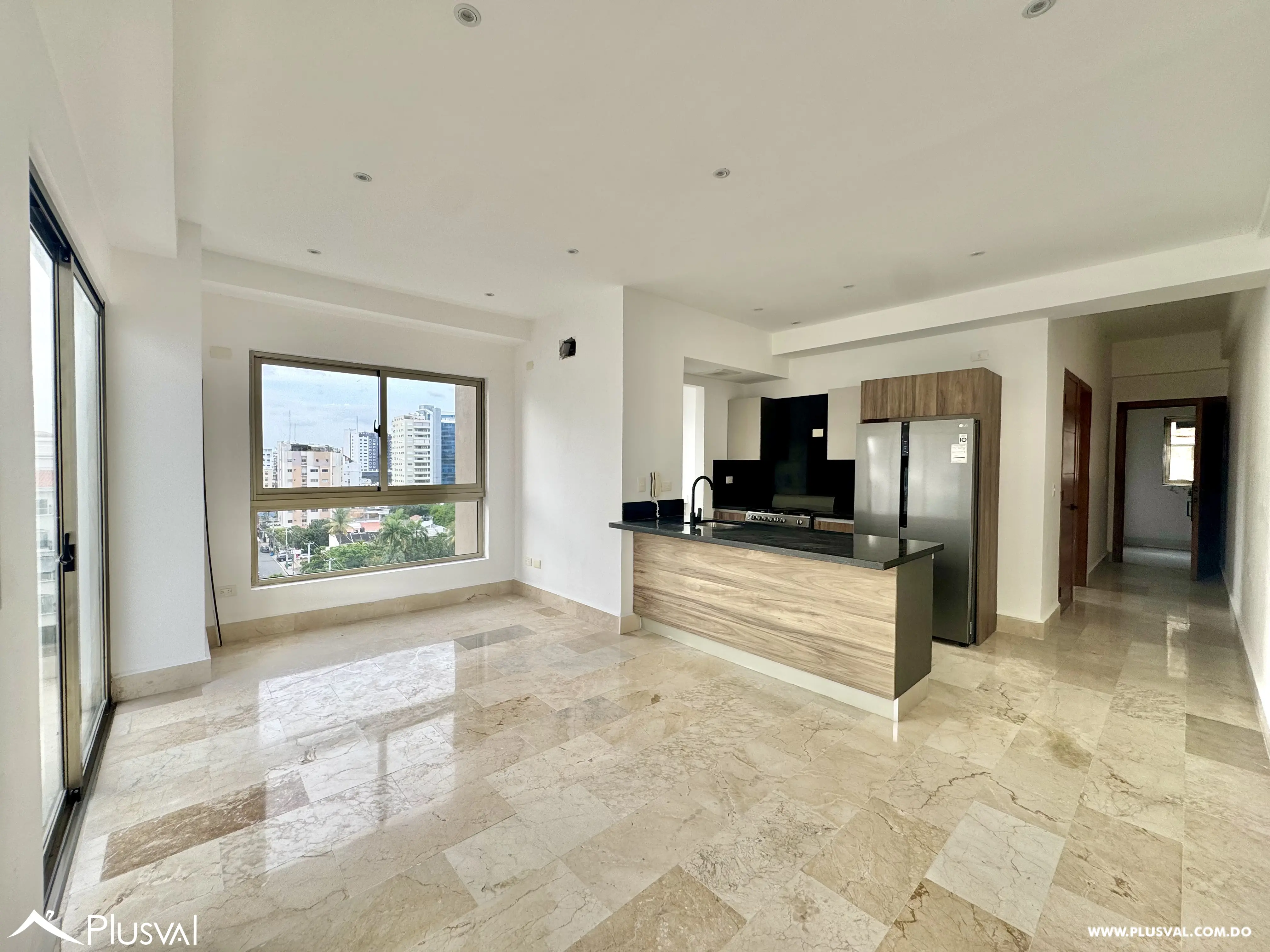 Alquilo Maravilloso Apartamento en  Piso Alto en el Corazon de Naco 527531