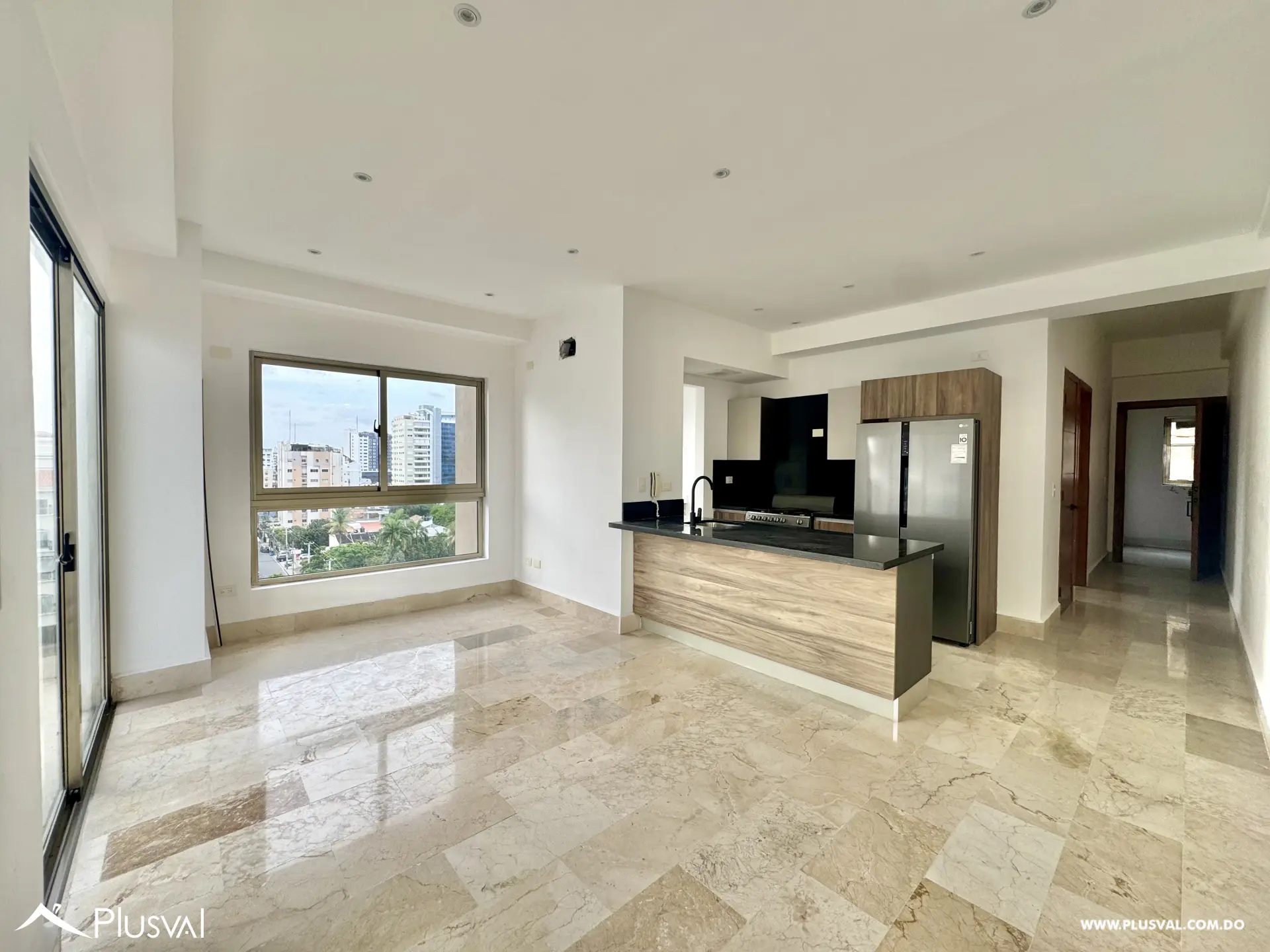 Alquilo Maravilloso Apartamento en  Piso Alto en el Corazon de Naco 527531