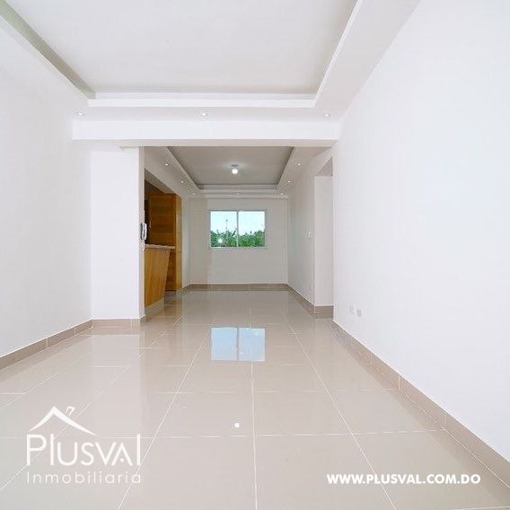 Apartamento en Zona Oriental  listo. 233688