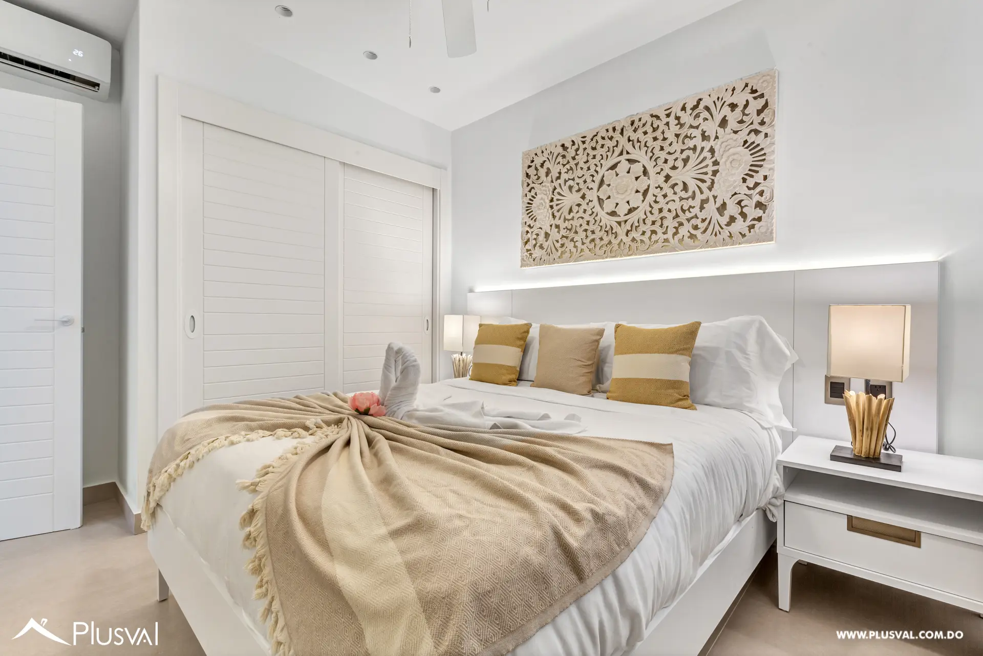 Penthouse dúplex con terraza panorámica y piscina privada a pasos de la playa en Los Corales 487820