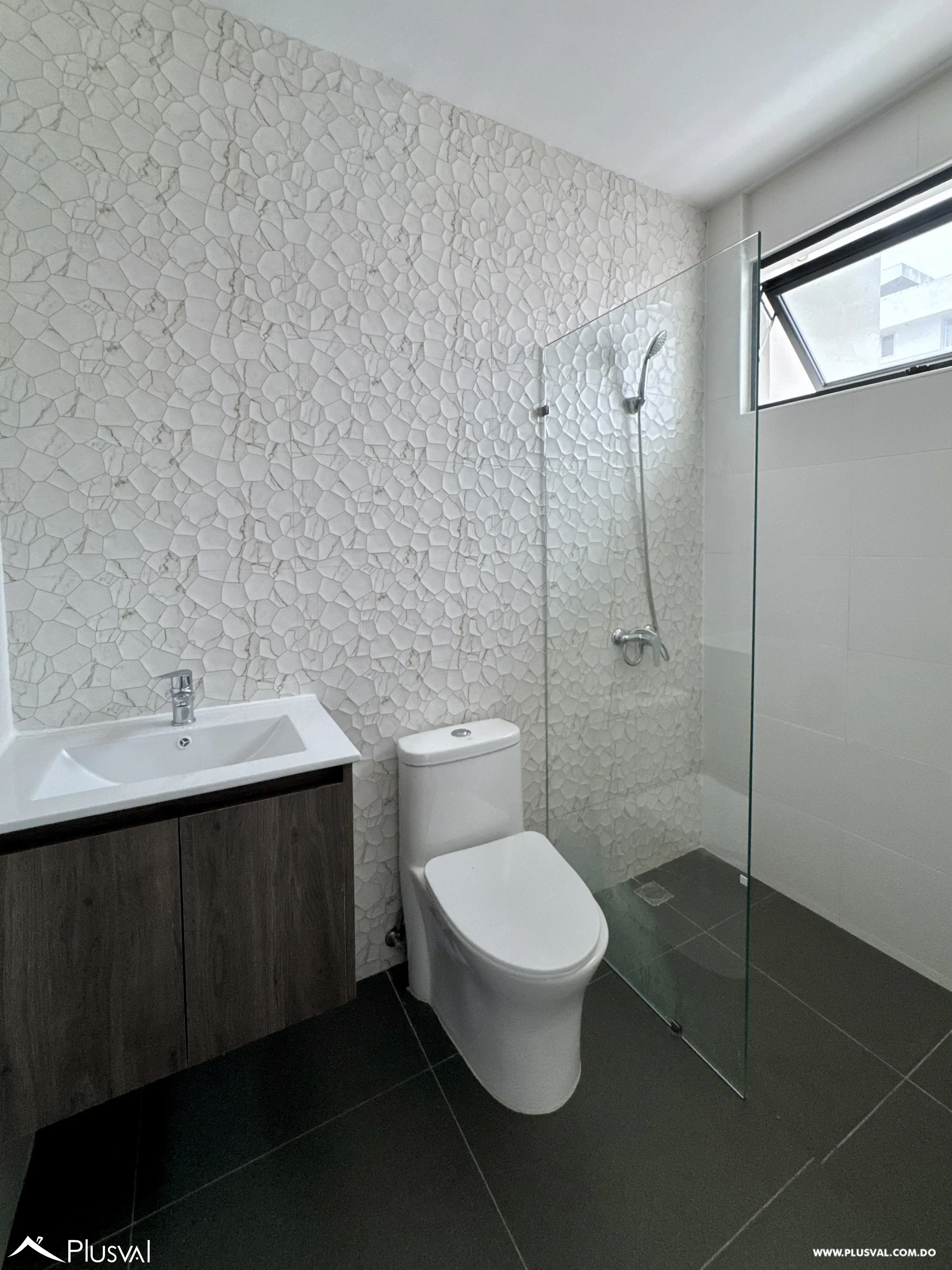 Apartamento en venta de dos habitaciones en Naco con linea blanca. 484603