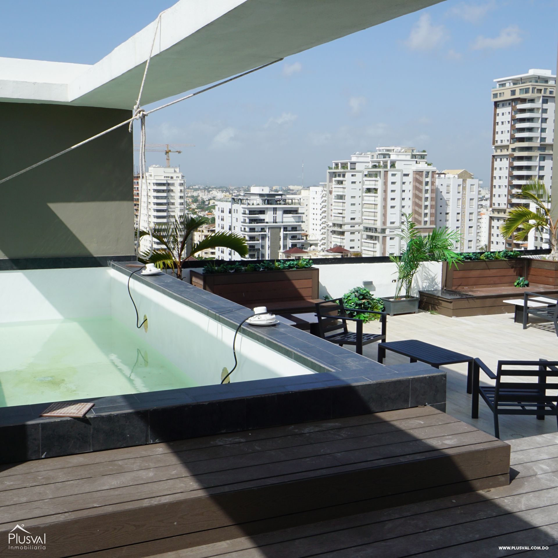 Moderno apartamento en alquiler con línea blanca en Piantini 430682