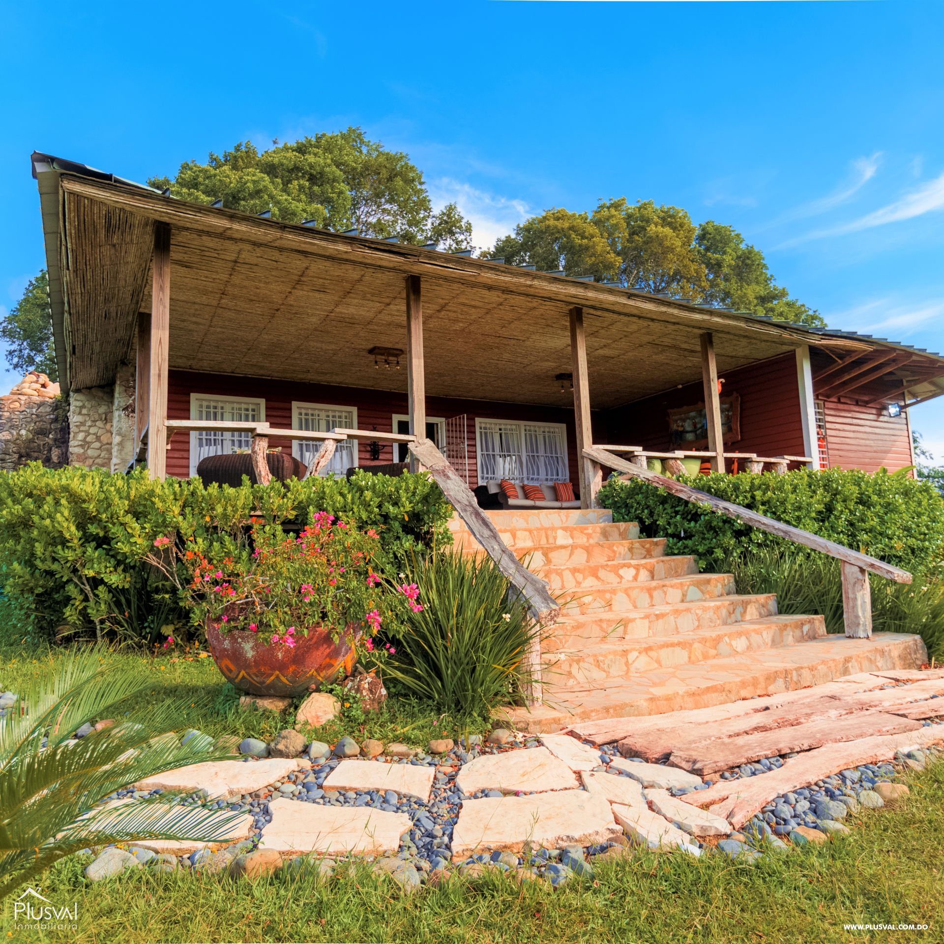 Venta Villa tipo Casa de Campo construida en madera vista al Mar y Montañas 211202