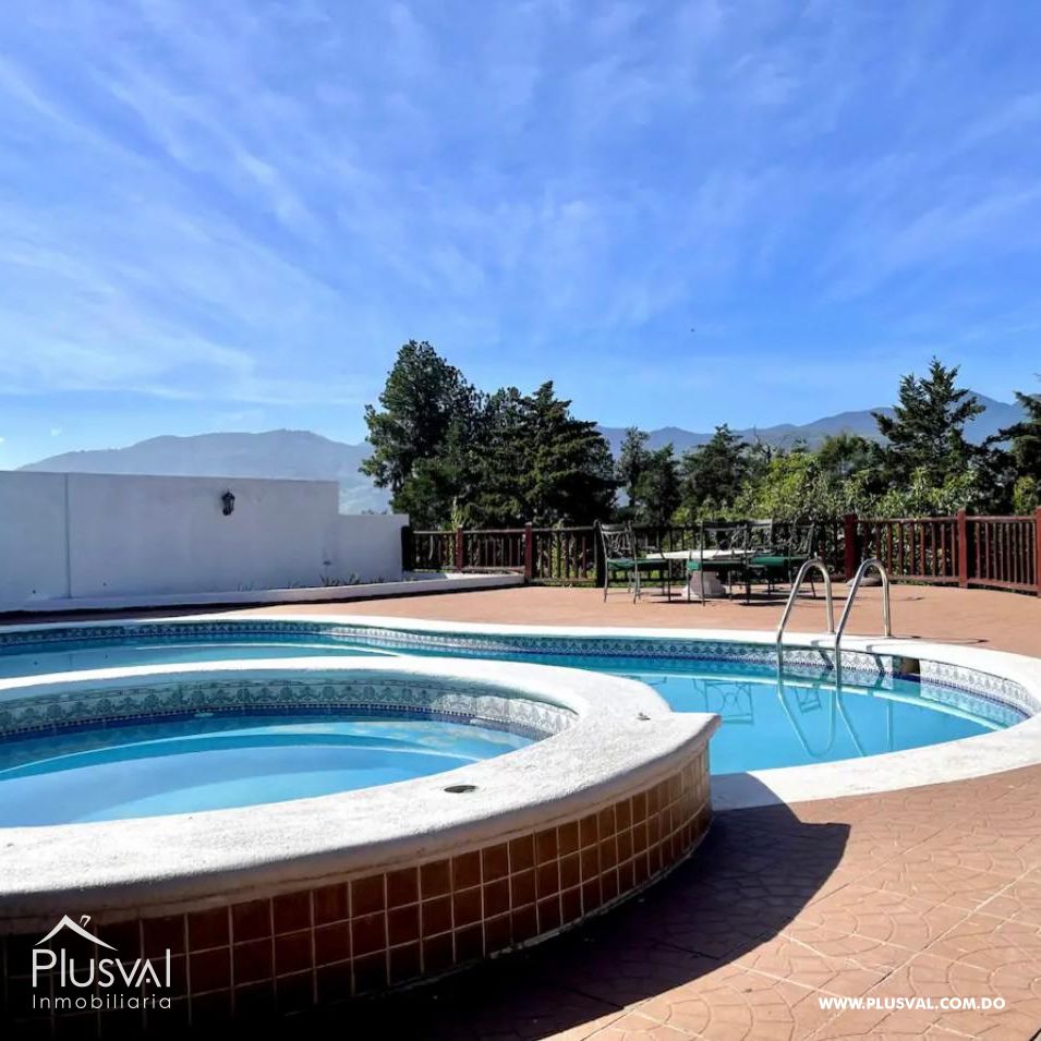 Hermosa villa en Constanza con piscina, jacuzzi y amplias terrazas 345305