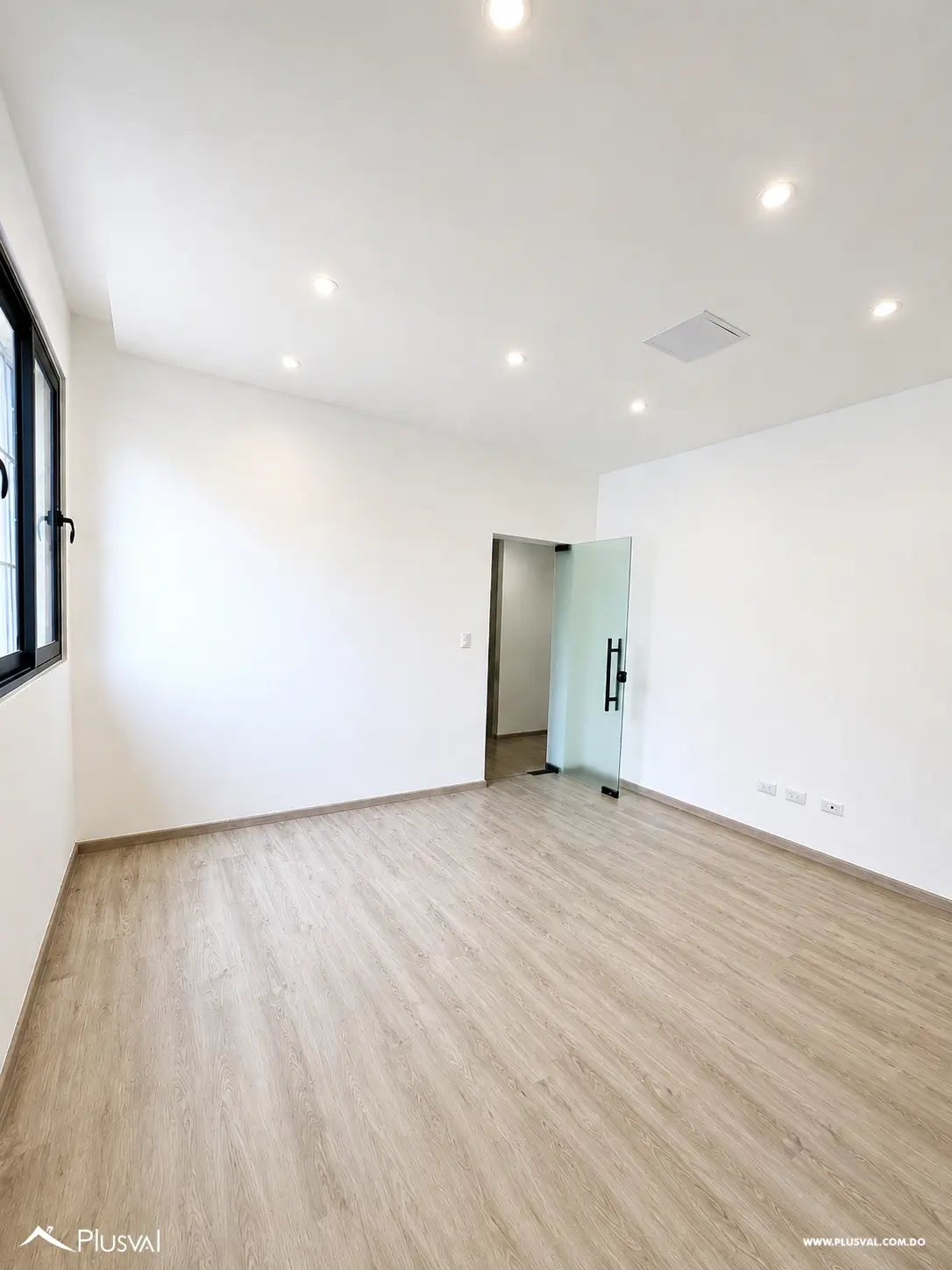 Alquilo Excelente Local Corporativo en el Corazón de Gazcue 522133