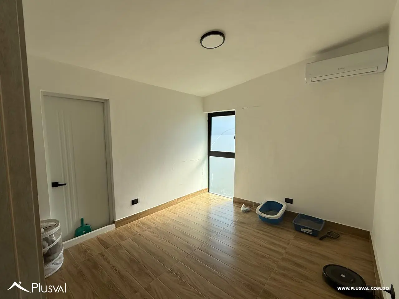 Casa Inteligente con Paneles Solares, Tesla Powerwall y Piscina en Las Praderas 487991