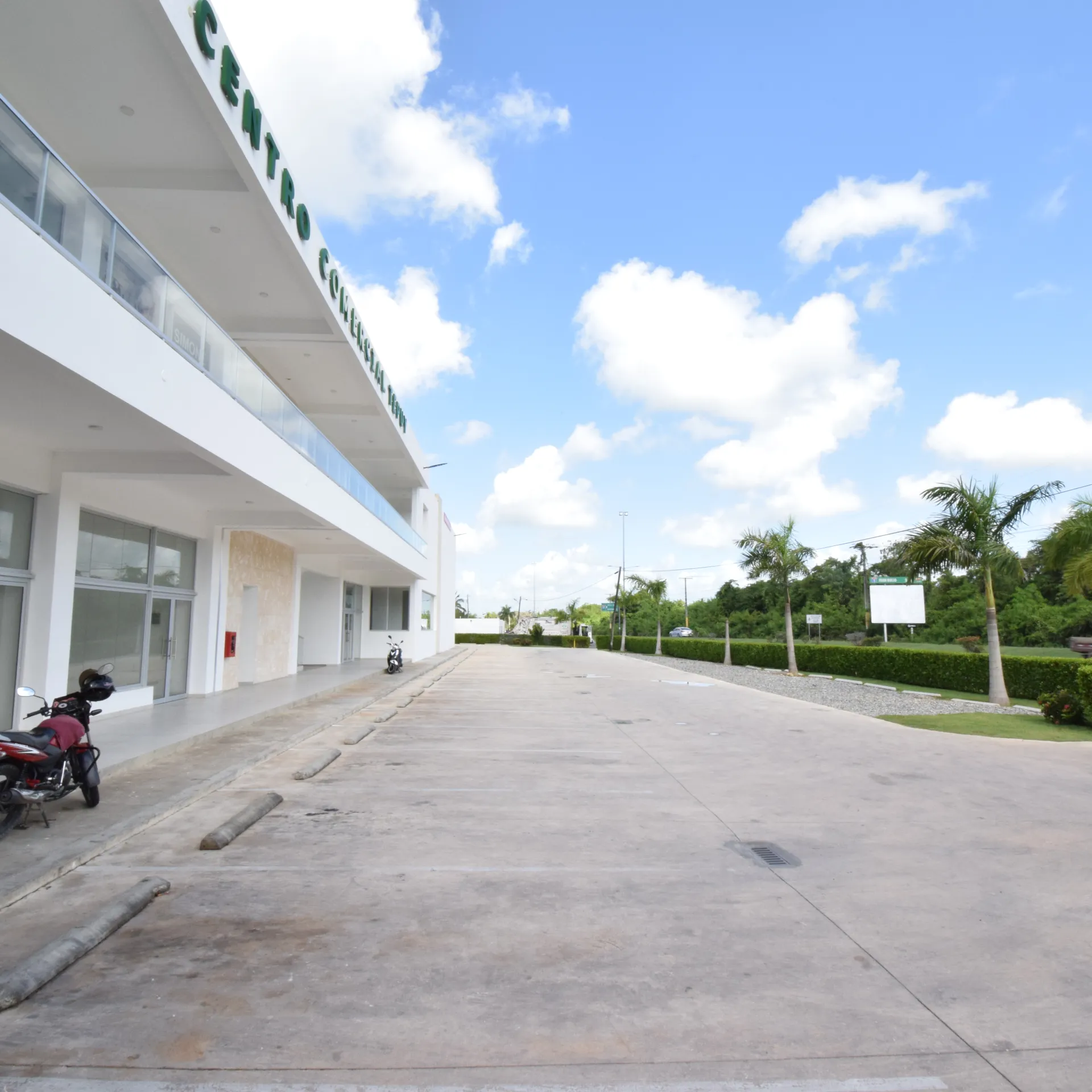 Local en alquiler en Juan Dolio , frontal al Boulevard 440722