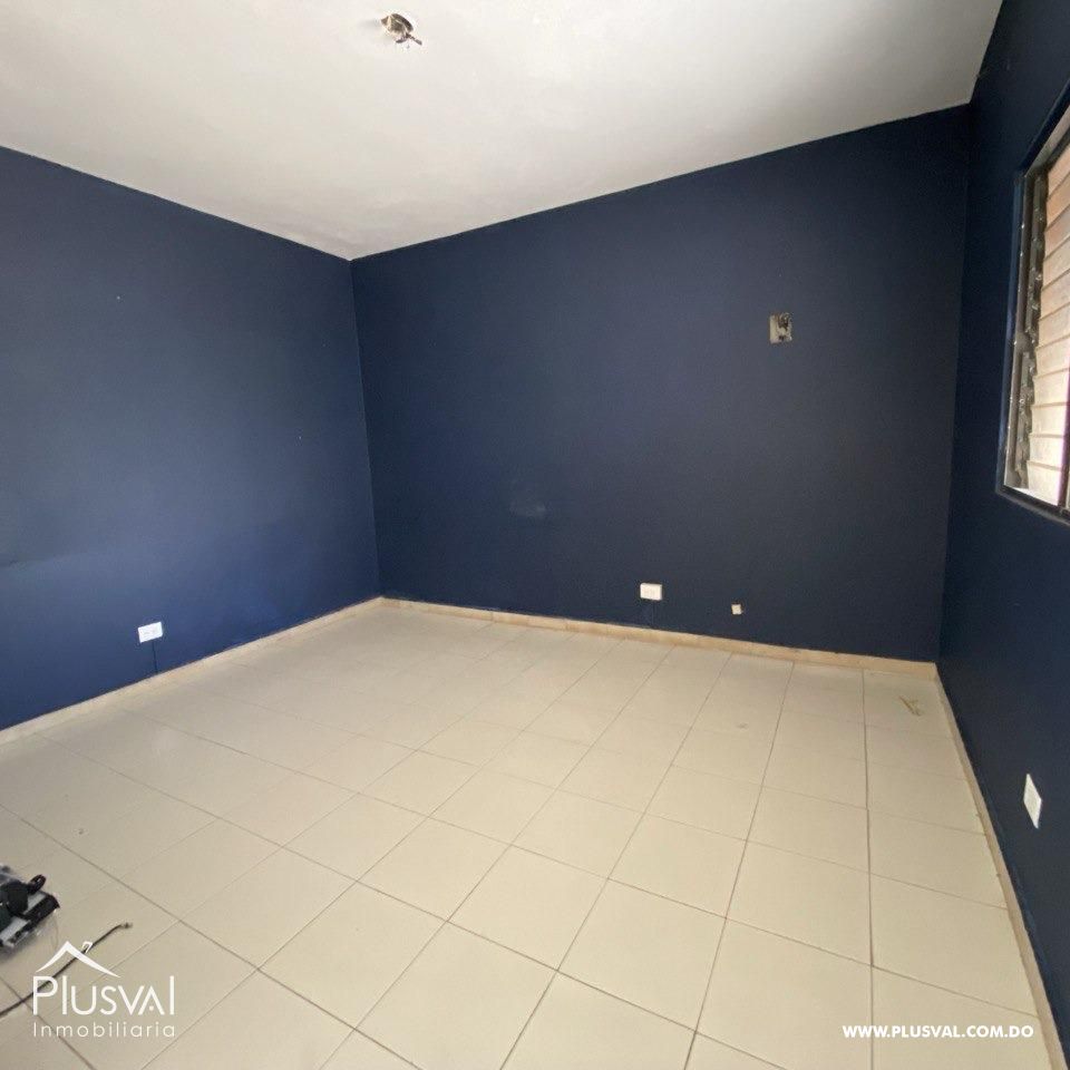 Local Comercial Amplio en Alquiler en Naco con Parqueos y Entrada Independiente 492064