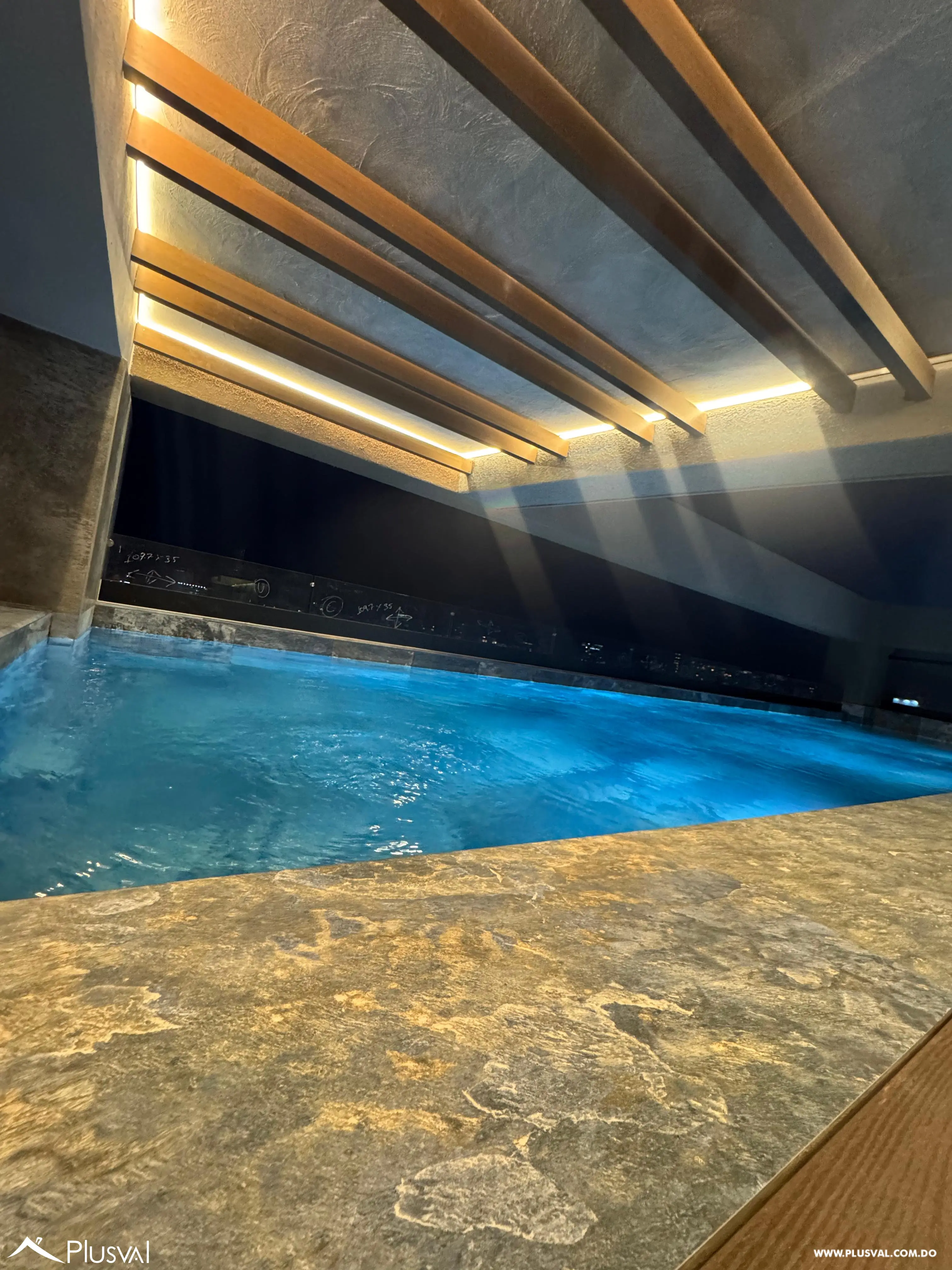 Alquiler de apartamento de 2 habitaciones en torre de lujo 459253