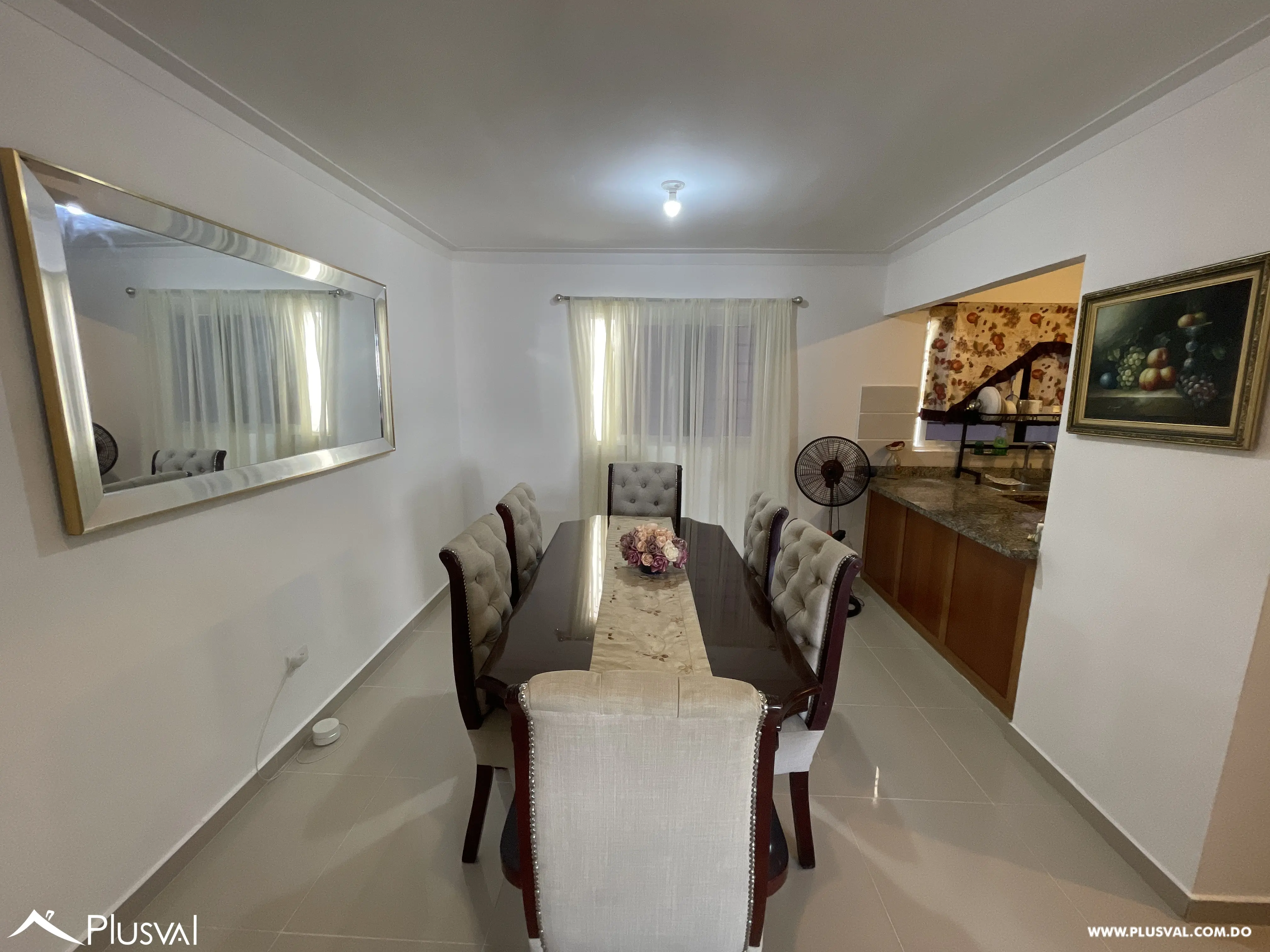 Amplio apartamento en venta en Av. República de Colombia 486702