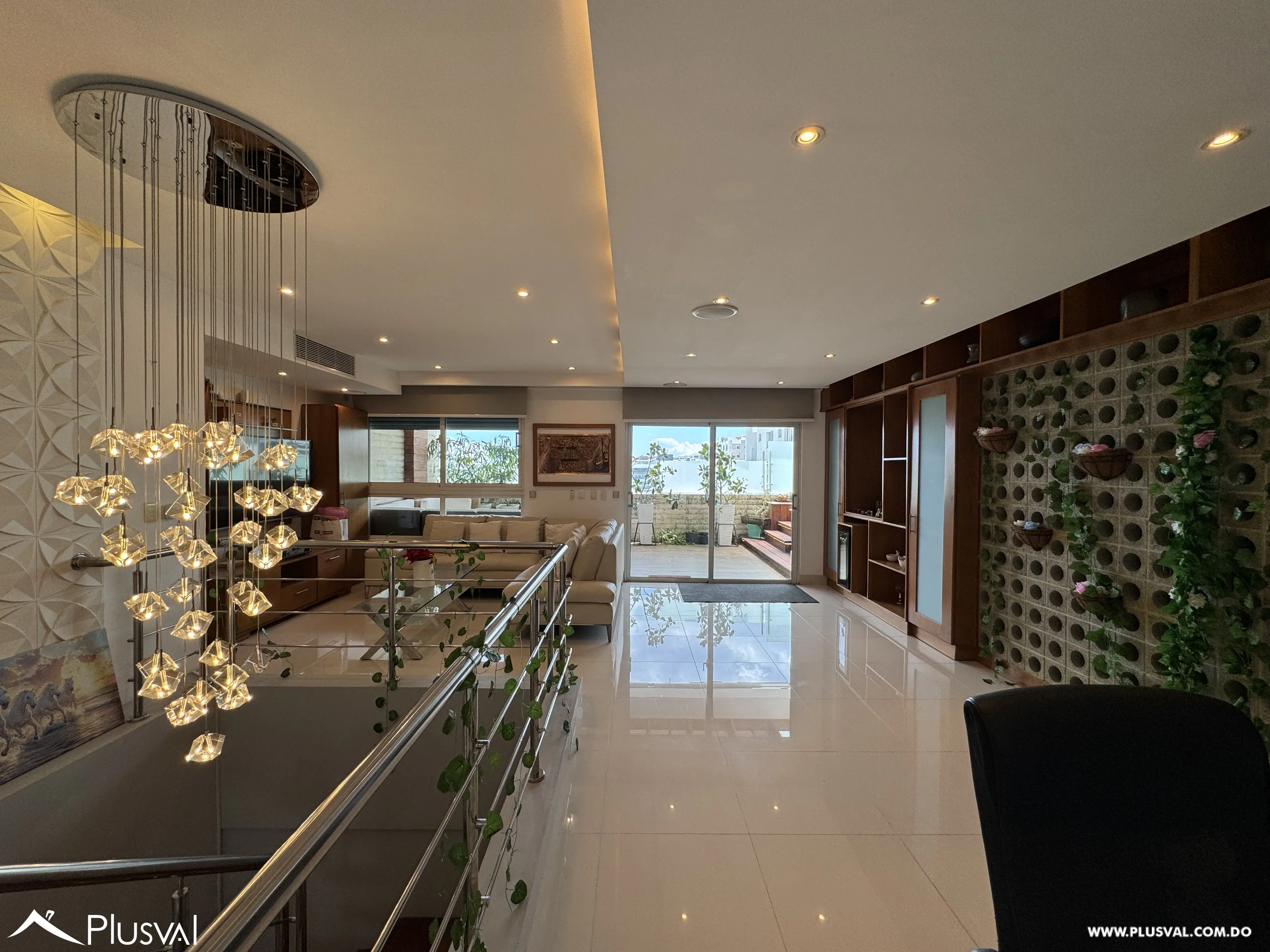 Apartamento amueblado en alquiler en Evaristo Morales | 3 habitaciones, terraza con jacuzzi, 2 parqueos 497269