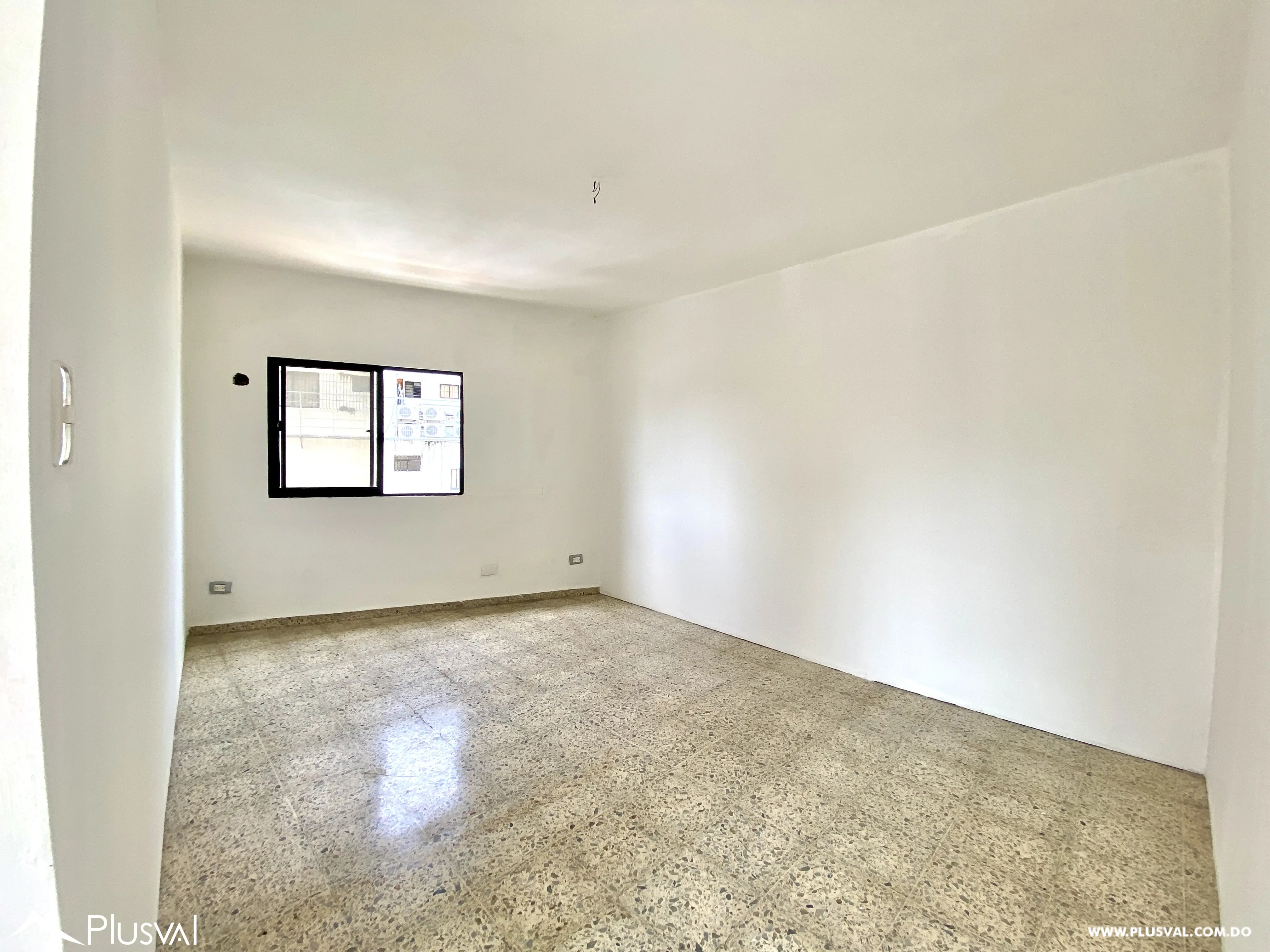 Local Comercial en Alquiler en Gazcue con Excelente Ubicación y Visibilidad 451751