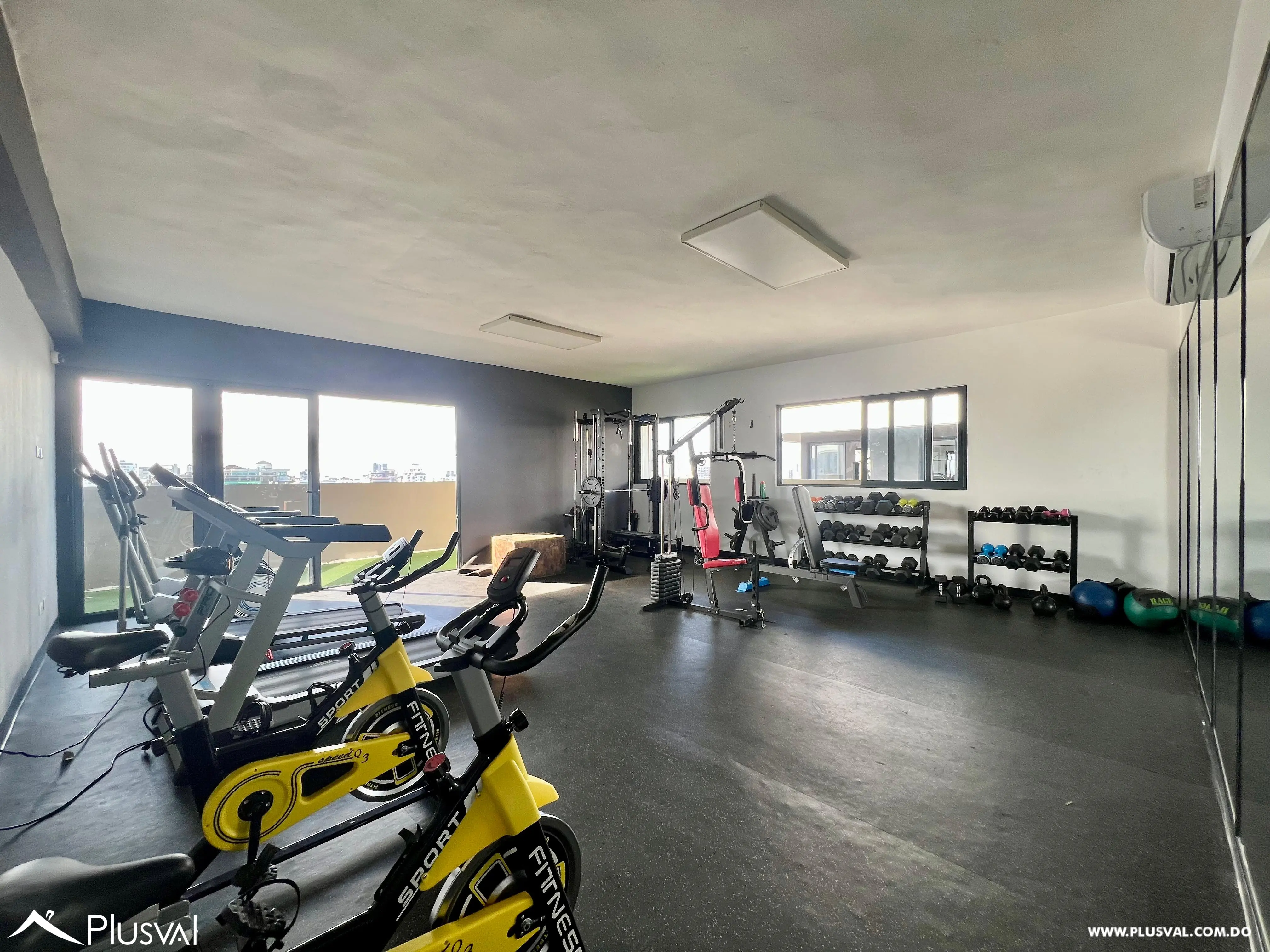 Apartamento en alquiler amueblado en Evaristo Morales con 2 piscinas 488194