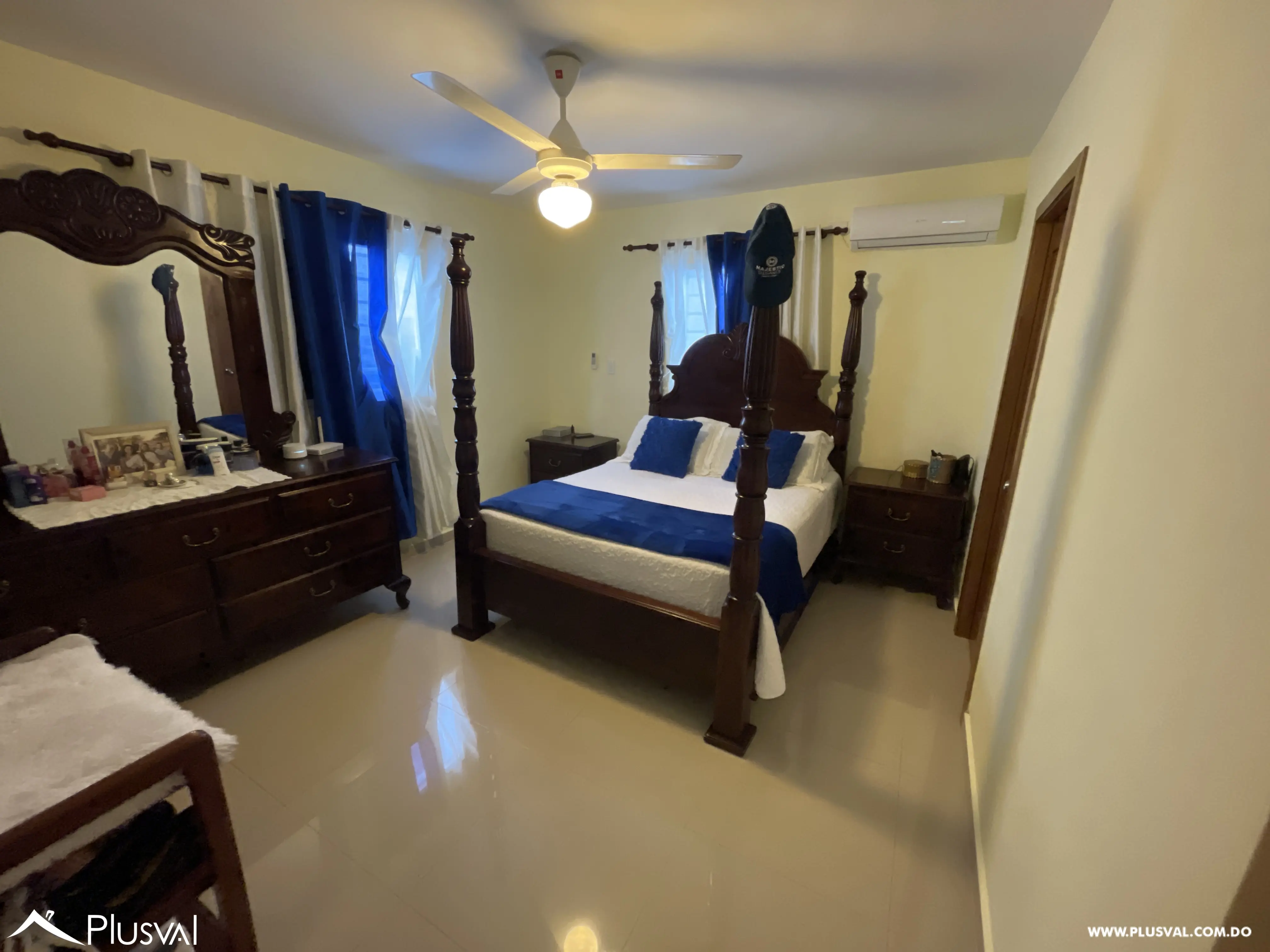 Amplio apartamento en venta en Av. República de Colombia 486709