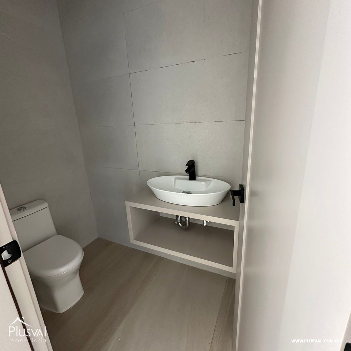 Exclusivo apartamento de 3 habitaciones  ubicado en La Esmeralda 409879
