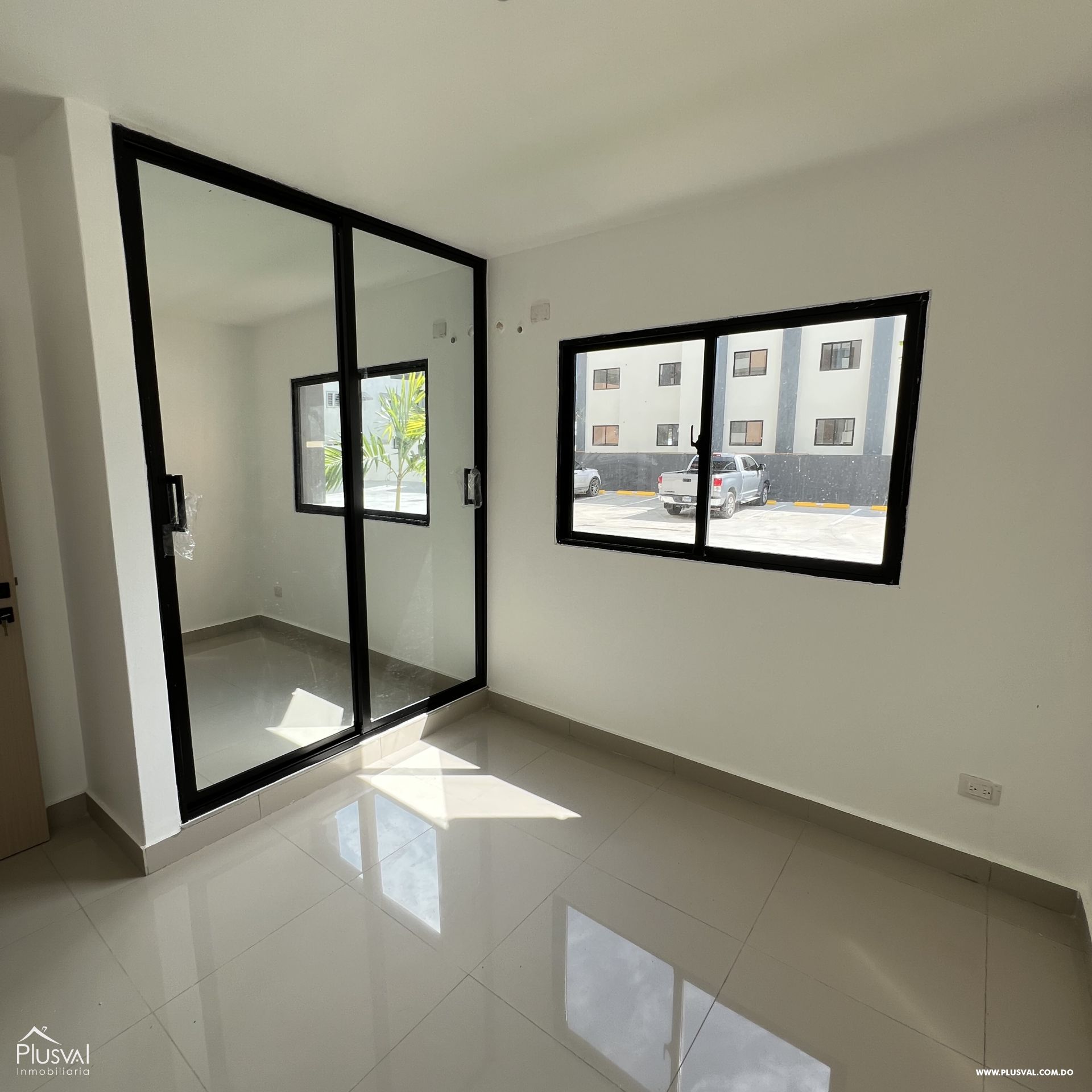 Apartamento con terraza de 80 Mt2 de venta en la AV. Jacobo Majluta 415406