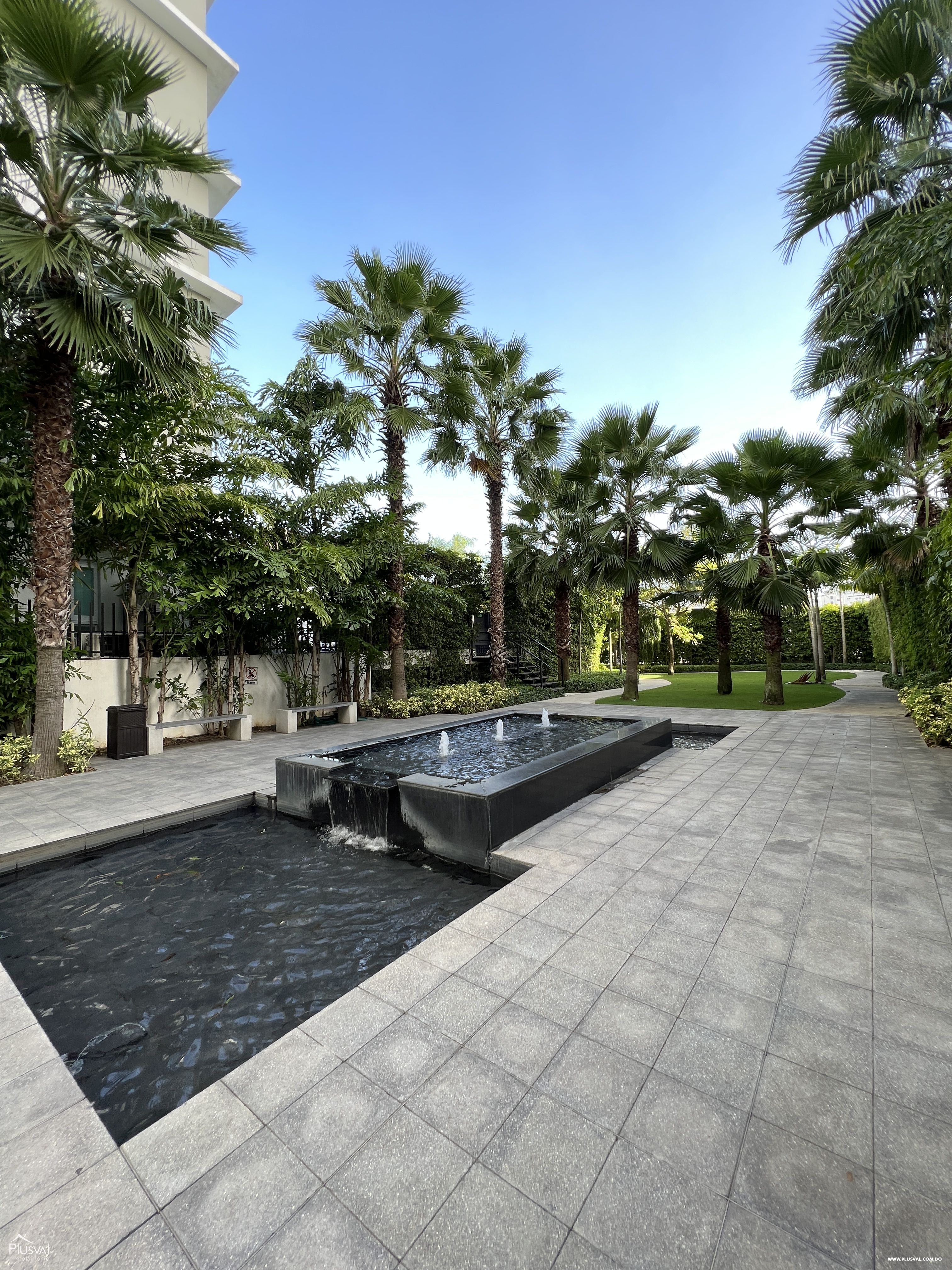 Impresionante  y Amplio Apartamento en Venta en Zona Exclusiva de Santiago. 238825