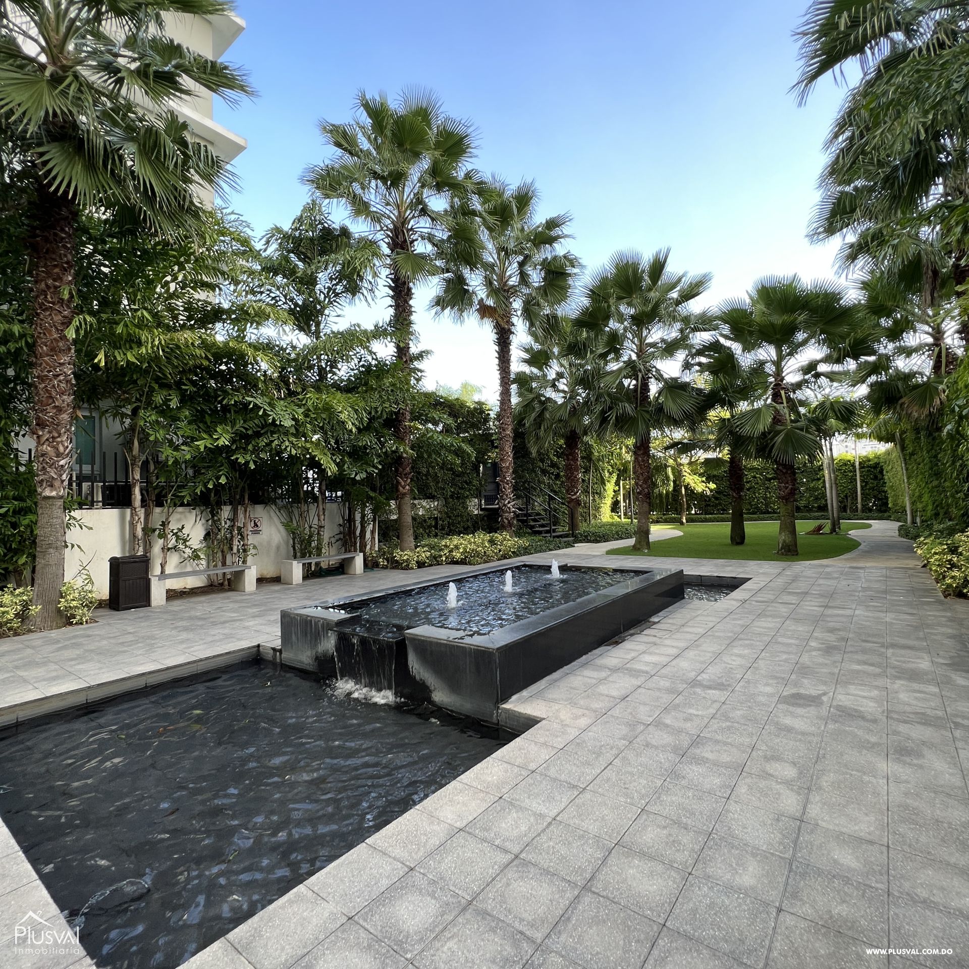 Impresionante  y Amplio Apartamento en Venta en Zona Exclusiva de Santiago. 238825