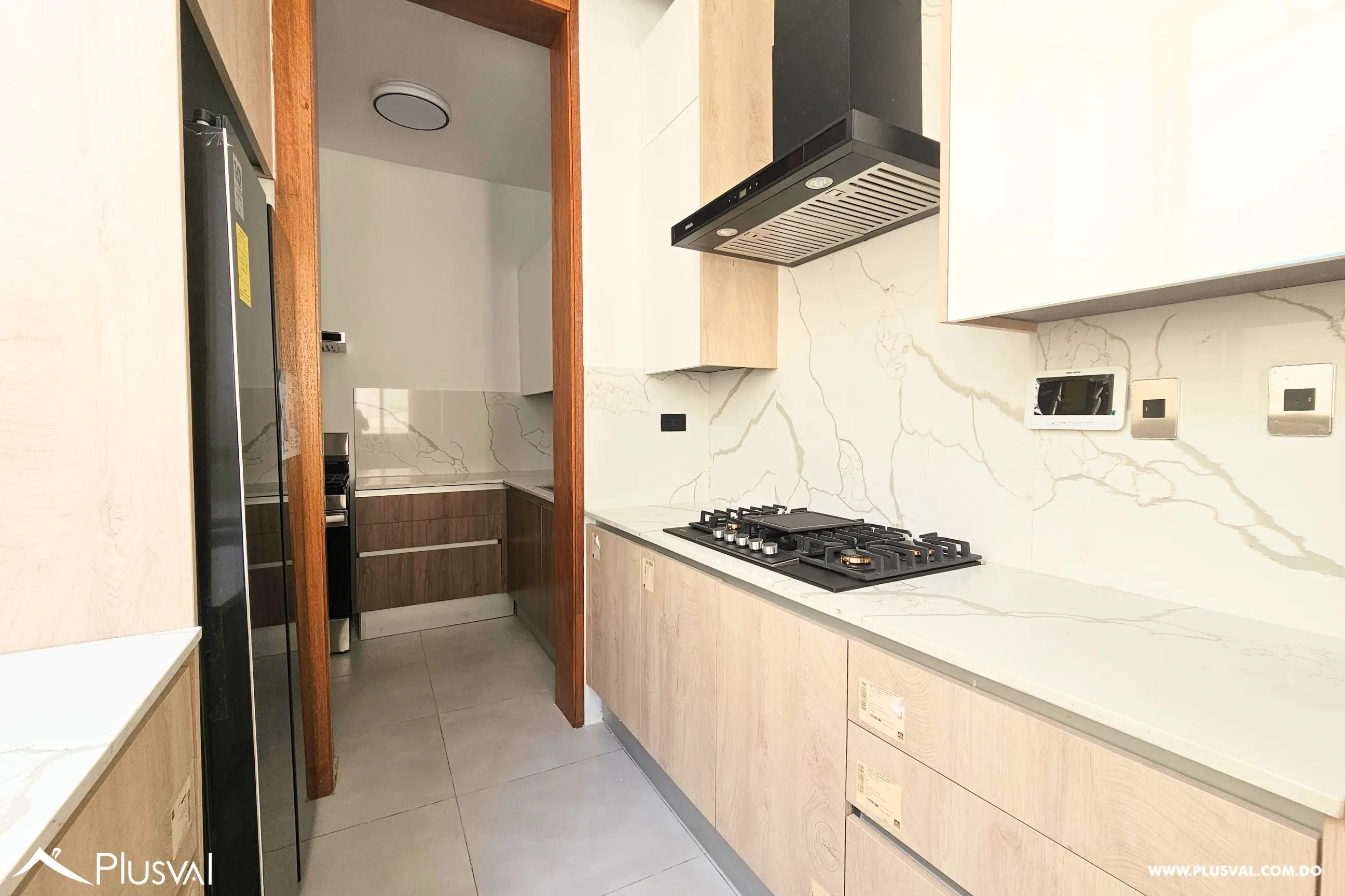 Casa en Residencial Cerrado en Alquiler con Línea Blanca en Arroyo Hondo 509168