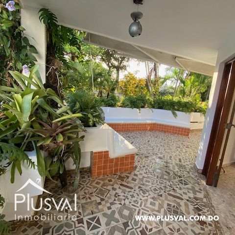Apartamento en alquiler de buenos espacios en zona tranquila de Cacicazgos 362837