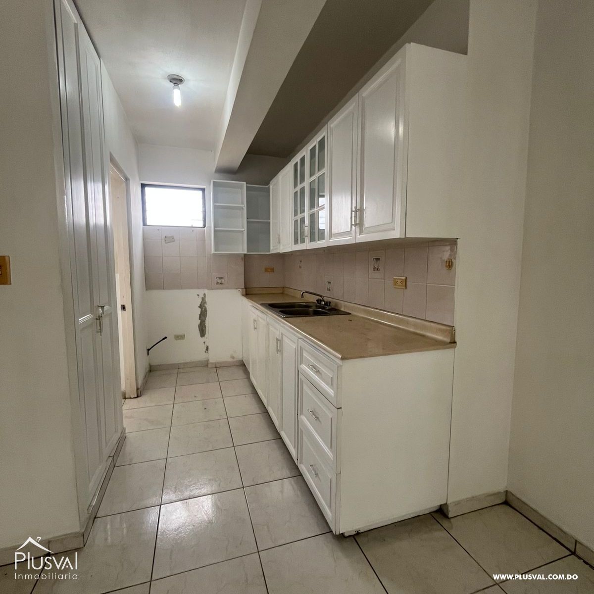 Apartamento en Venta en 4to piso en Zona Universitaria con pocos apartamentos 408216