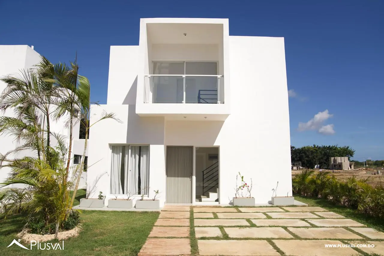 Casas de dos niveles en proyecto cerrado en Boca Chica 524825