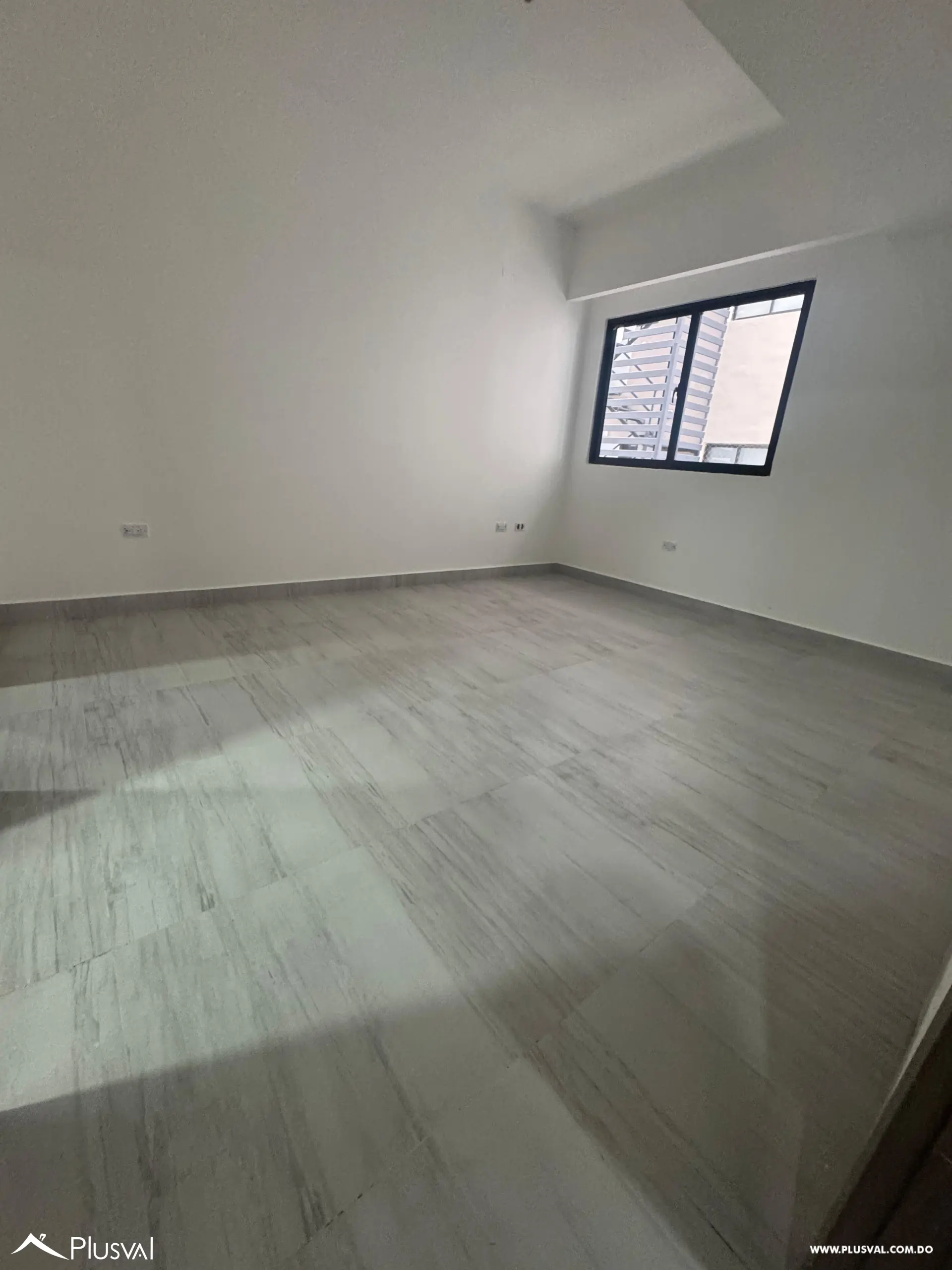Alquiler de apartamento de 1 habitación y 2 baños en torre de lujo de Evaristo 489678