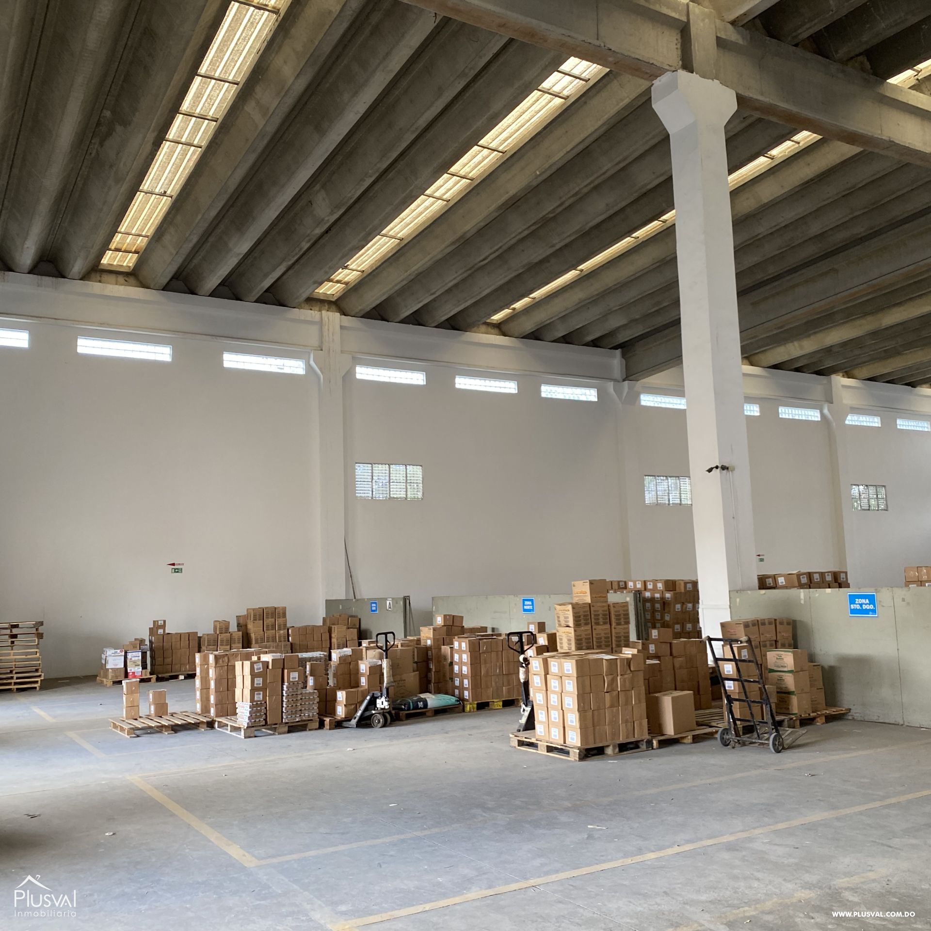 Alquilo Naves Industriales en Hainamosa 335255