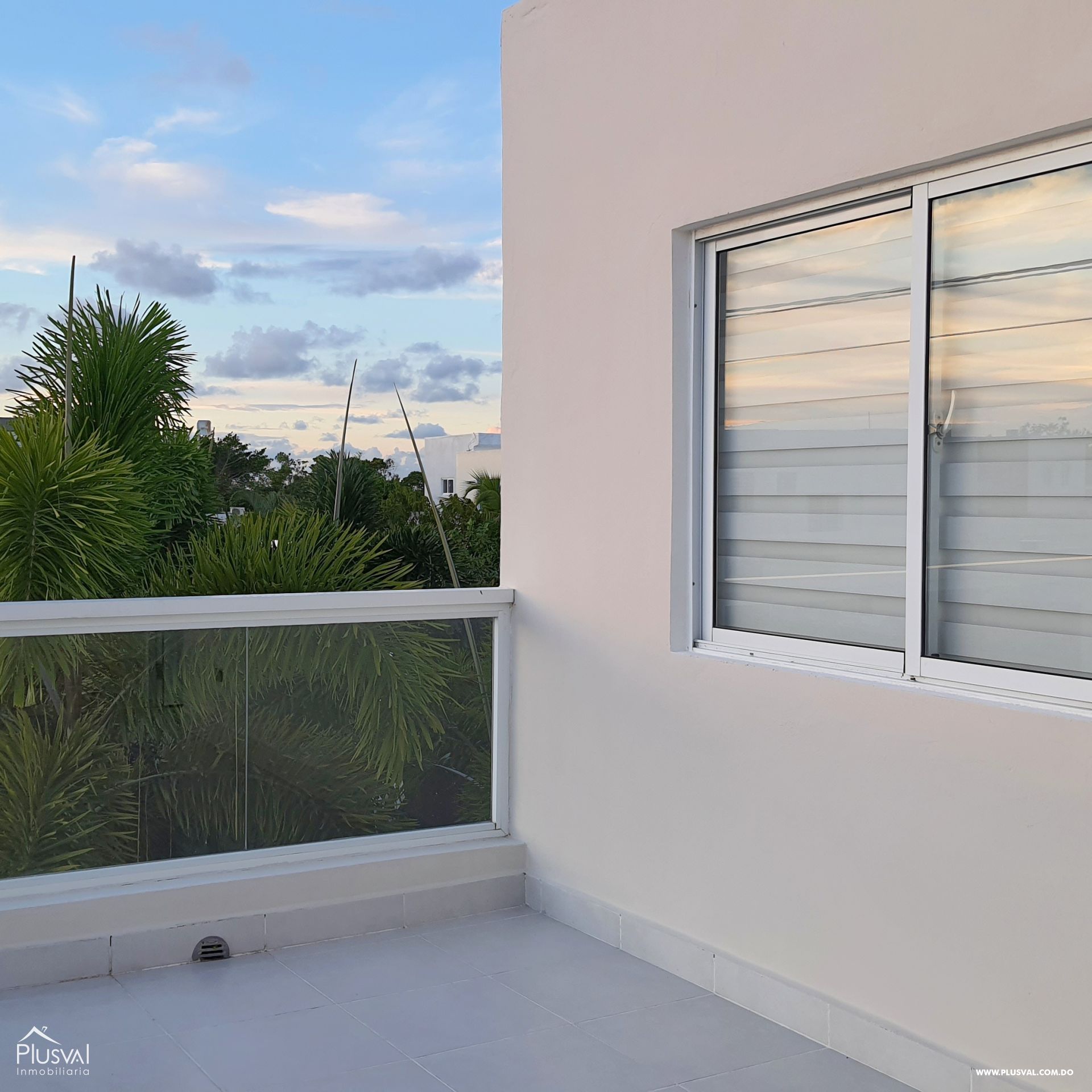 Casa amueblada de 3 habitaciones con jacuzzi, sistema de seguridad y terraza en Venta 406200