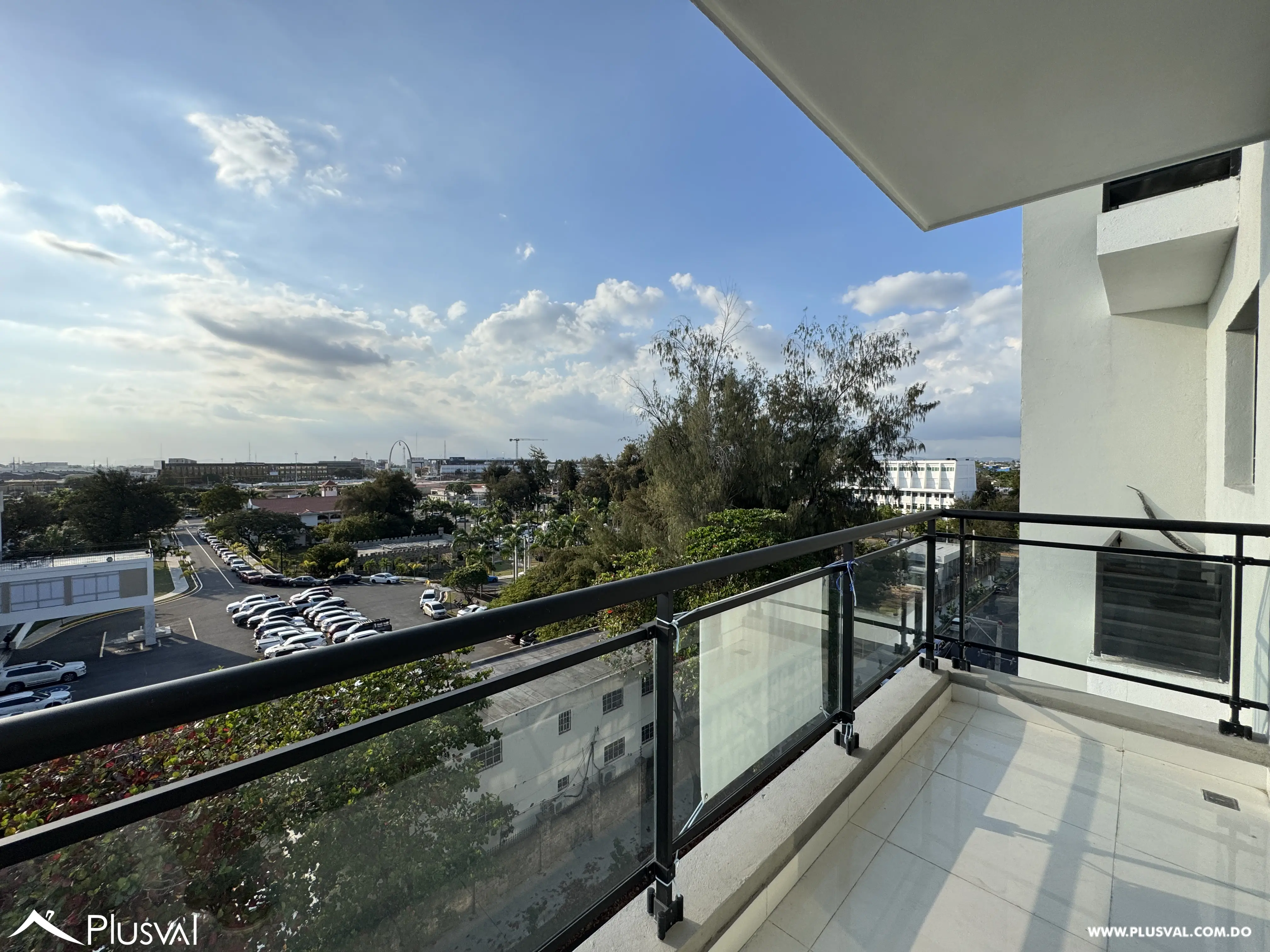 Apartamento en alquiler con 2 habitaciones y amenidades modernas cerca del Mirador Sur 493048