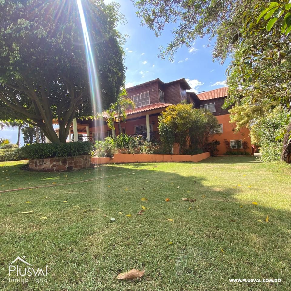 Villa de dos Niveles con Vista a la Montaña 430238