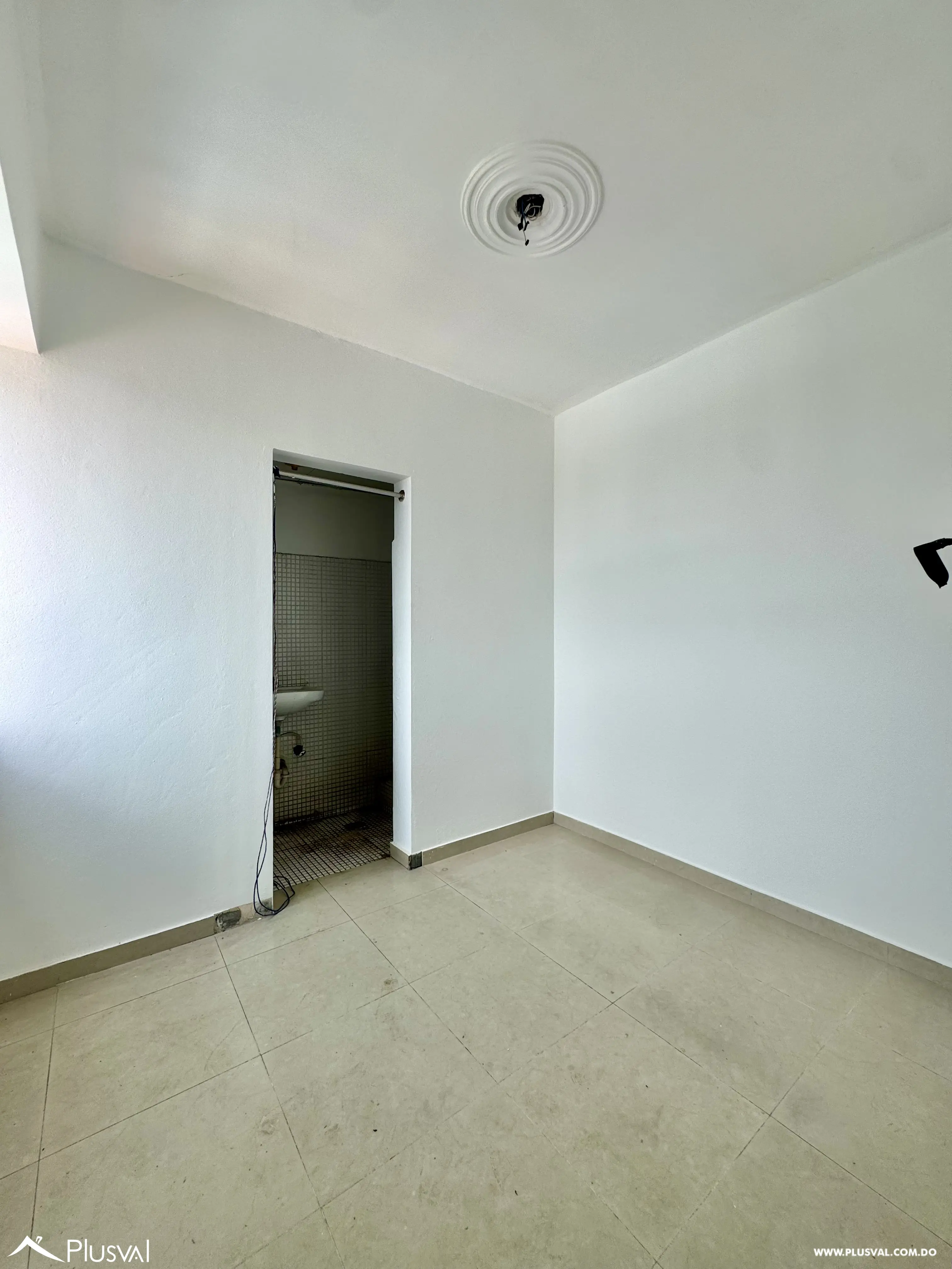 Vendo Amplio y Luminoso Apto en el Corazon de Evaristo Morales 520477