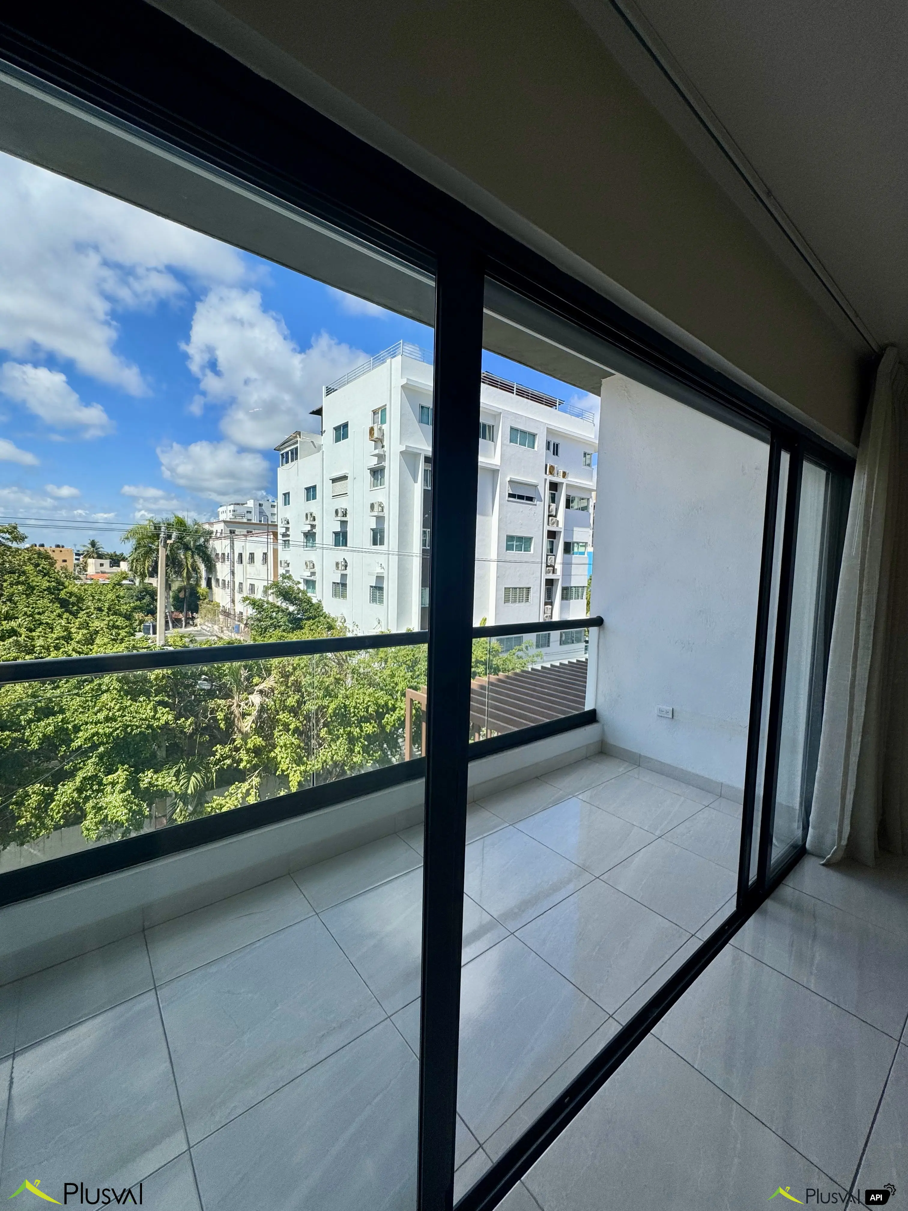 Amplio apartamento en Venta - Evaristo Morales 449993