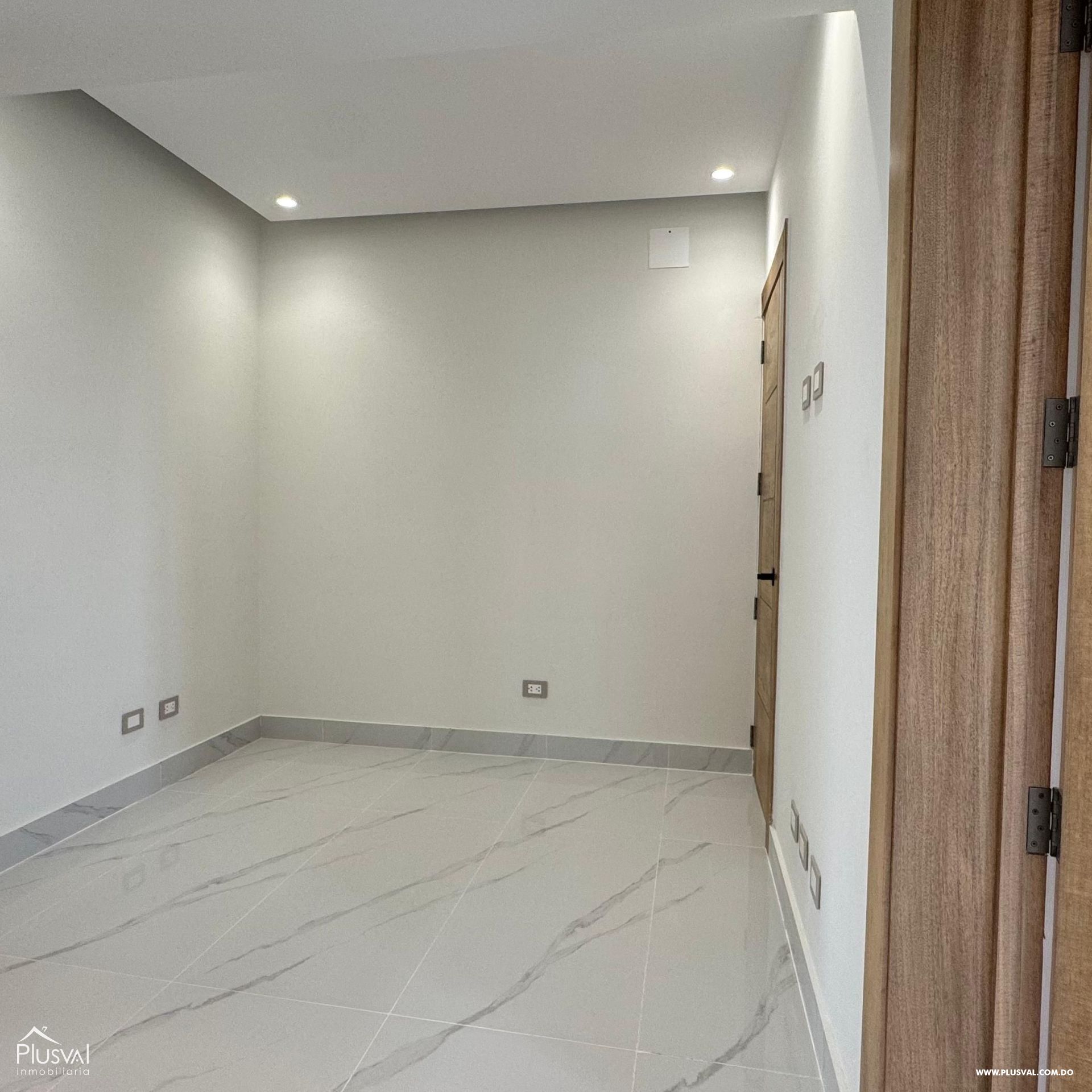 Apartamento listo en venta en el área monumental 461230