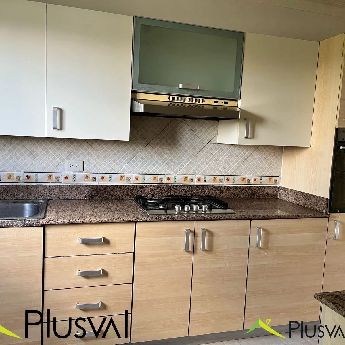 Apartamento en venta en Las Palmas de Alma Rosa, Santo Domingo Este – 3 habitaciones, 1 parqueo y seguridad 24/7 423094