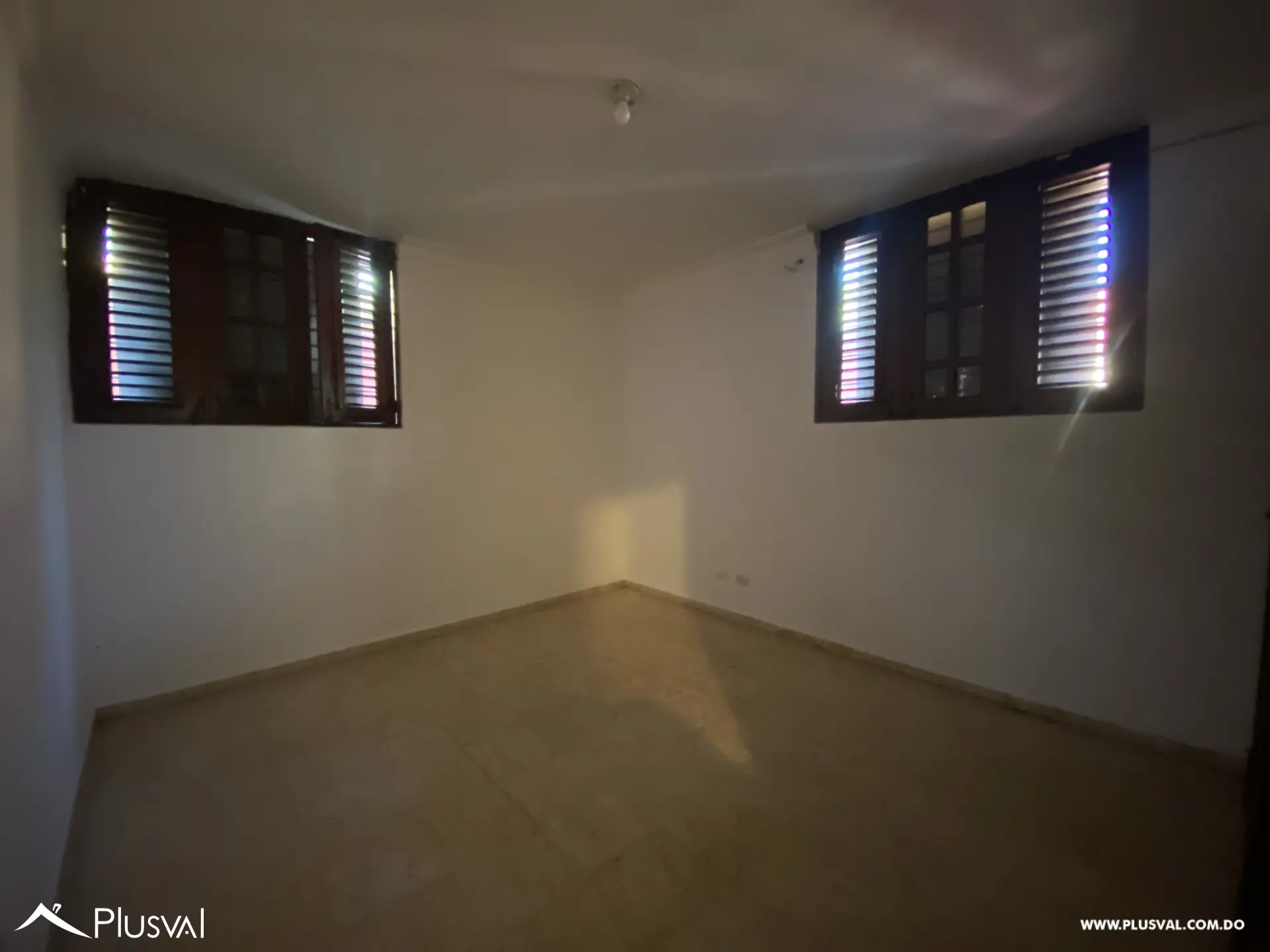 Casa de 5 Habitaciones en la Castellana, DN. 487846
